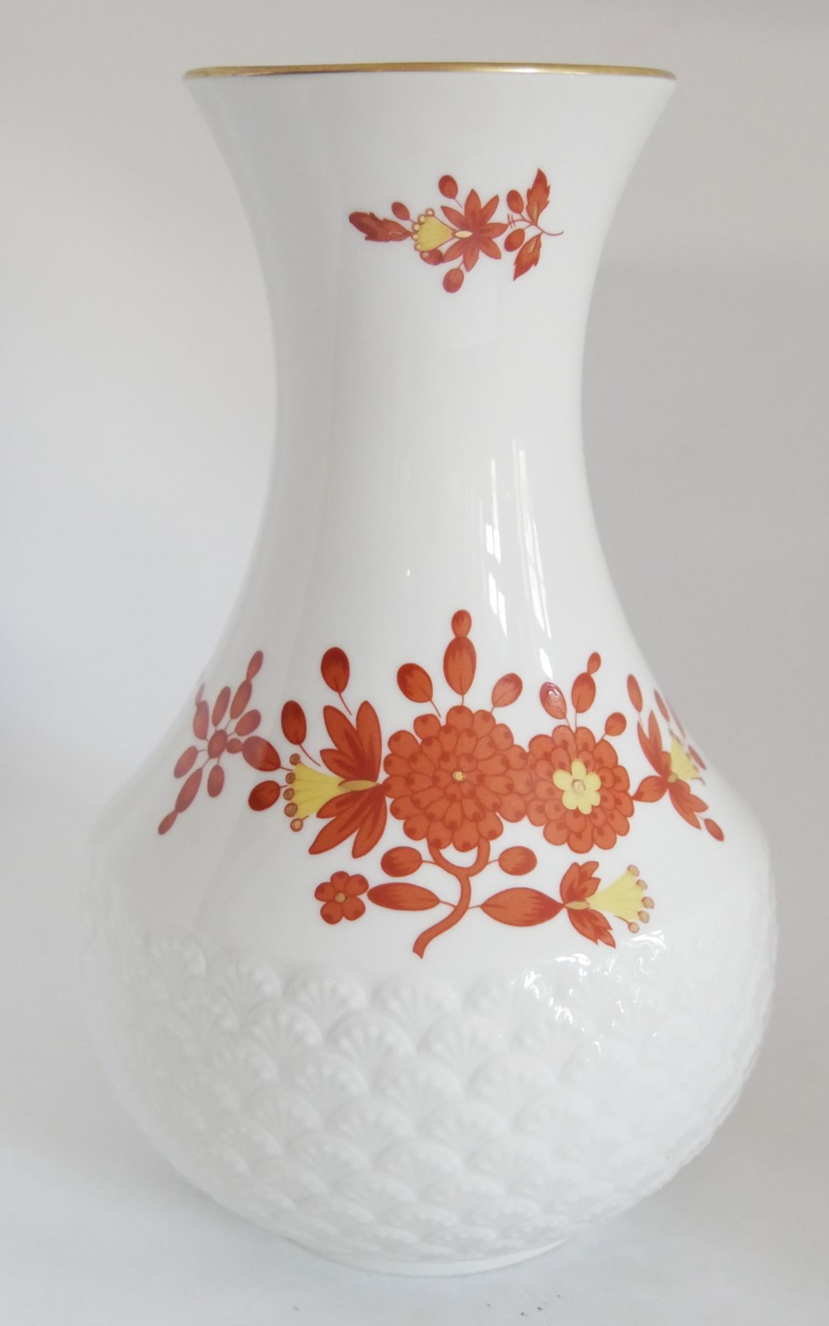 Porzellan Vase Falkenberg Germany ein Produkt der Hutschenreuther Gruppe. Nr. 59 mit floralen Dekor.