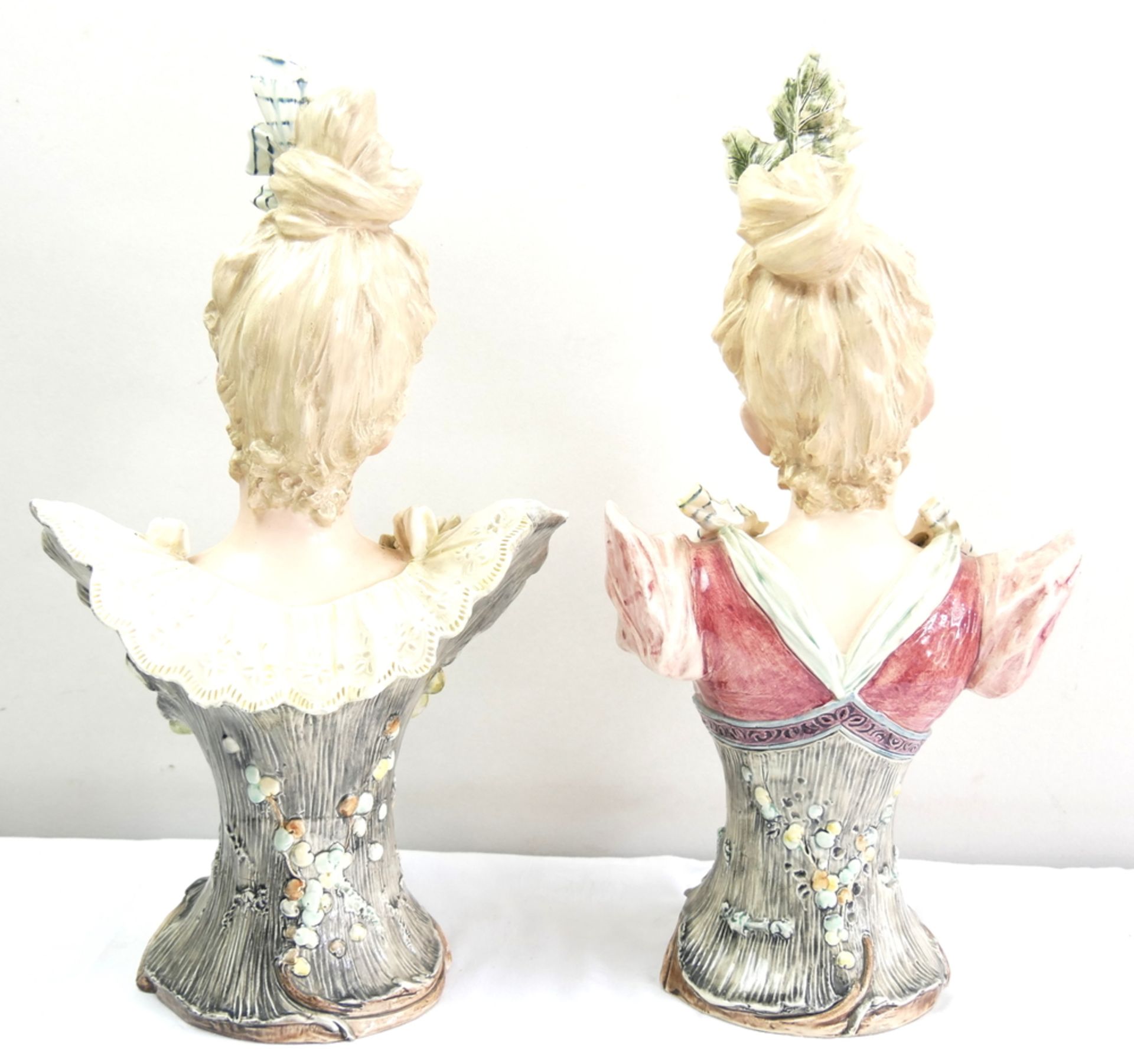2 alte Jugendstil Porzellanbüsten, Frauen mit Blumen geschmückt, teilweise mit Chips, gemarkt mit - Image 6 of 9