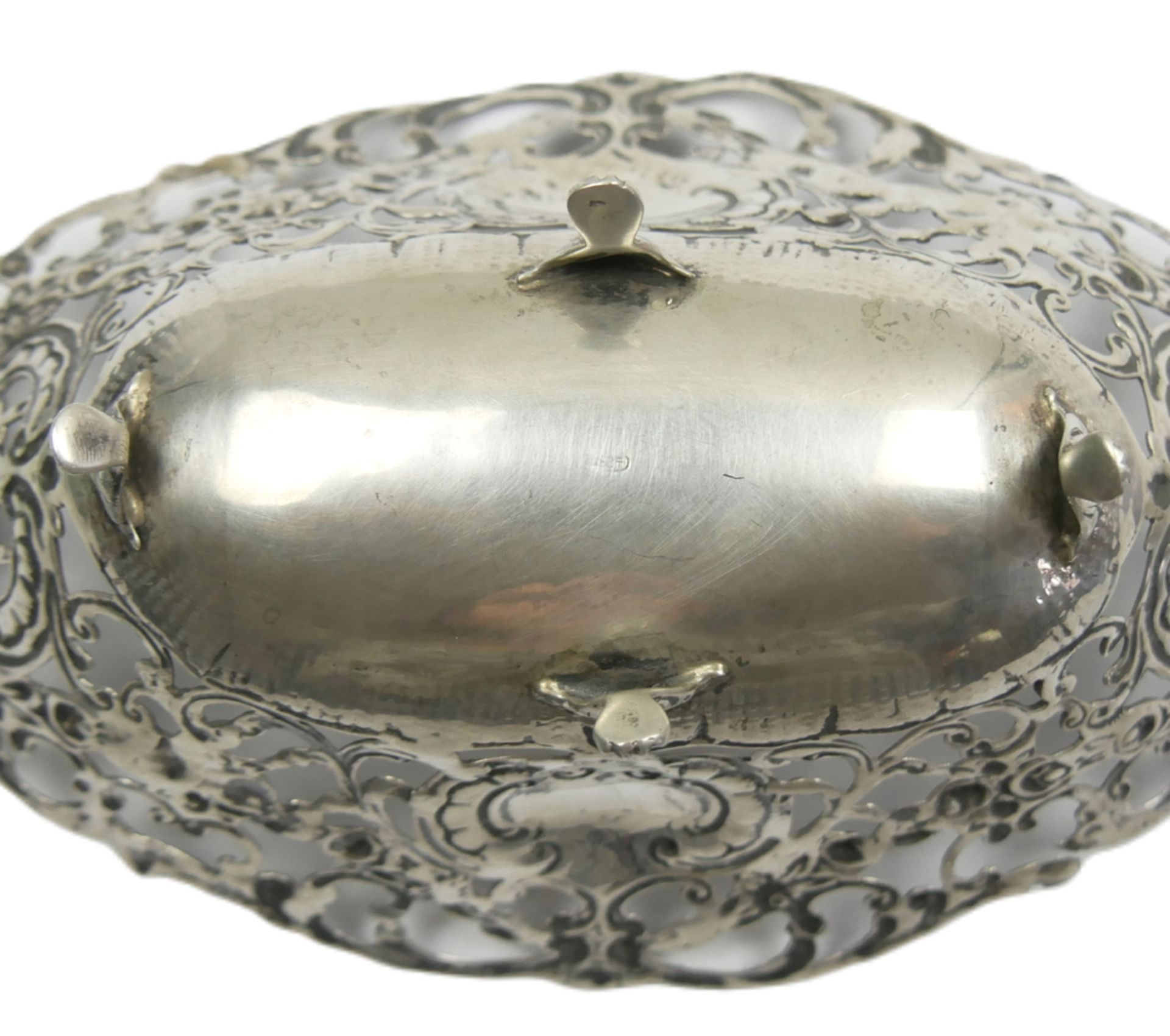 Durchbruchschale, 835er Silber gepunzt. Länge ca. 21,5 cm, Breite ca. 11,5 cm, Höhe ca. 7 cm - Image 2 of 2