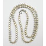 schöne Echtperlenkette, graue Perlen mit 925er Silberverschluss. Länge ca. 78 cm
