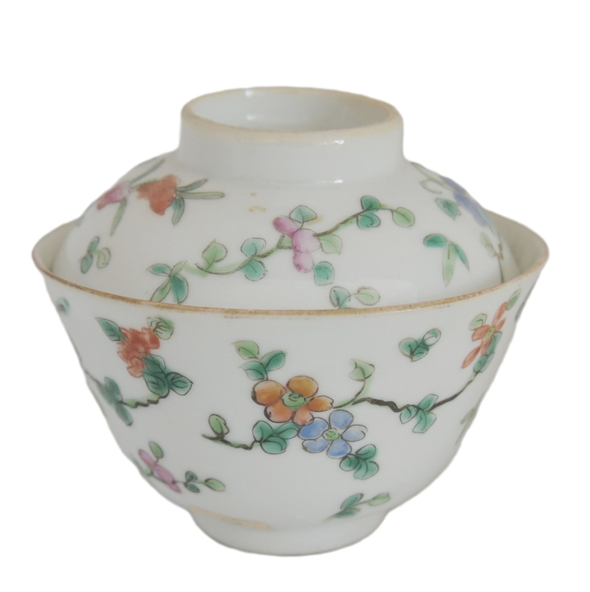 Aus Sammelauflösung! Altes chinesisches Porzellan des 19. Jahrhunderts. Teekoppchen mit Deckel