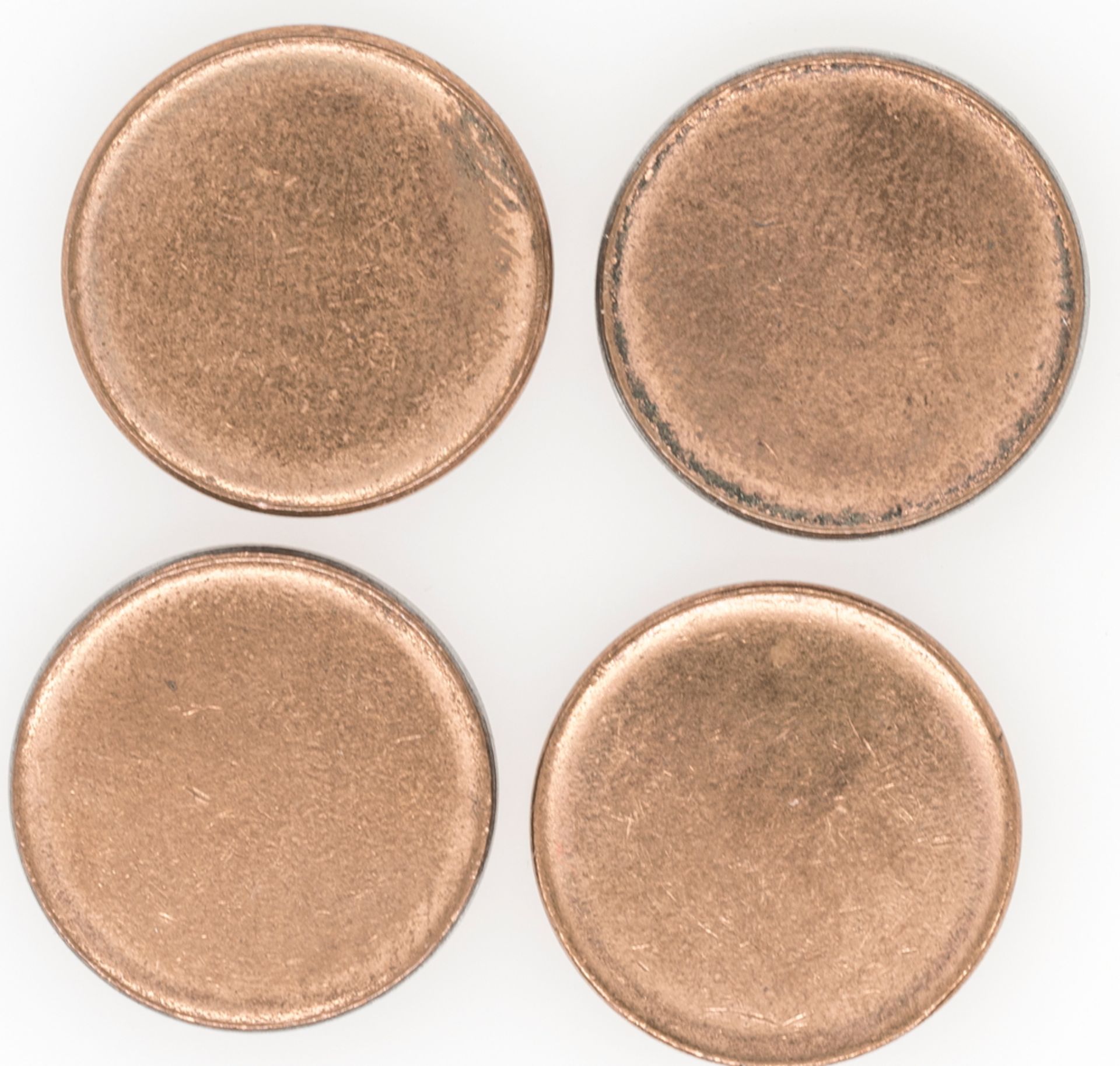 Vier Kupfer Ronden für 2 Pfennig - Stücke. Durchmesser: ca. 19 mm. Stärke: ca. 1,74 mm. - Bild 2 aus 2