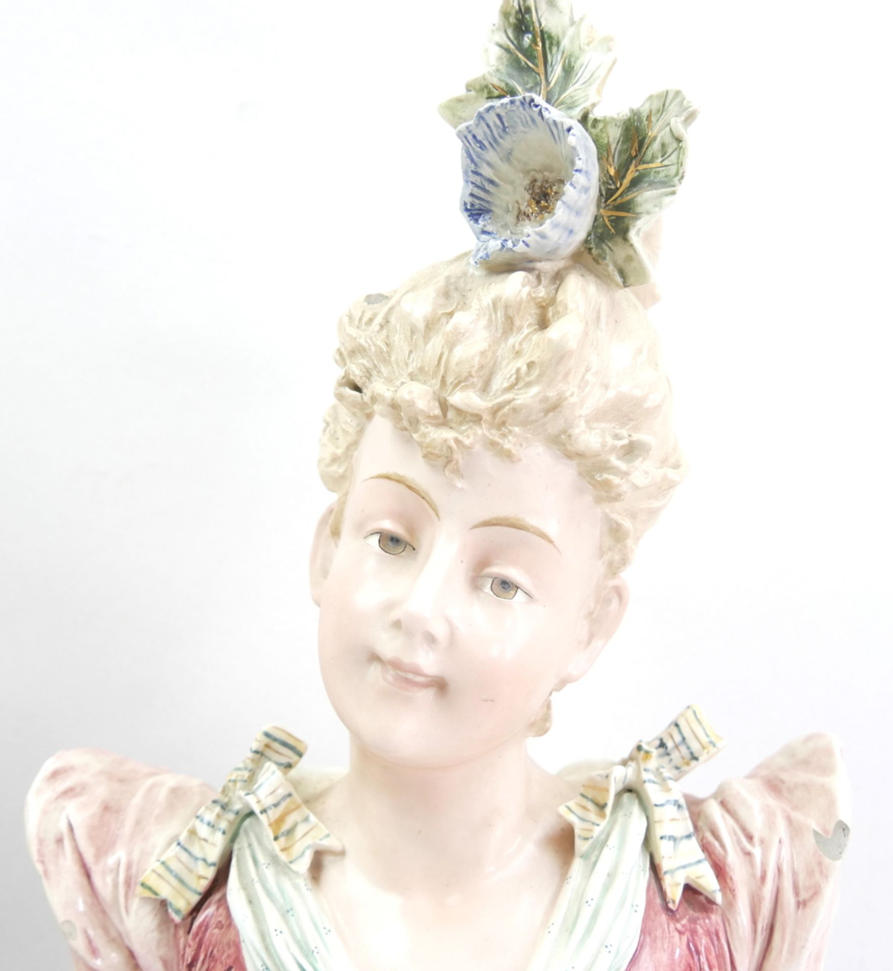 2 alte Jugendstil Porzellanbüsten, Frauen mit Blumen geschmückt, teilweise mit Chips, gemarkt mit - Image 5 of 9