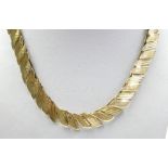 AM-Double Gold Collier aus Auflösung, schönes Stück. Länge ca. 42 cm