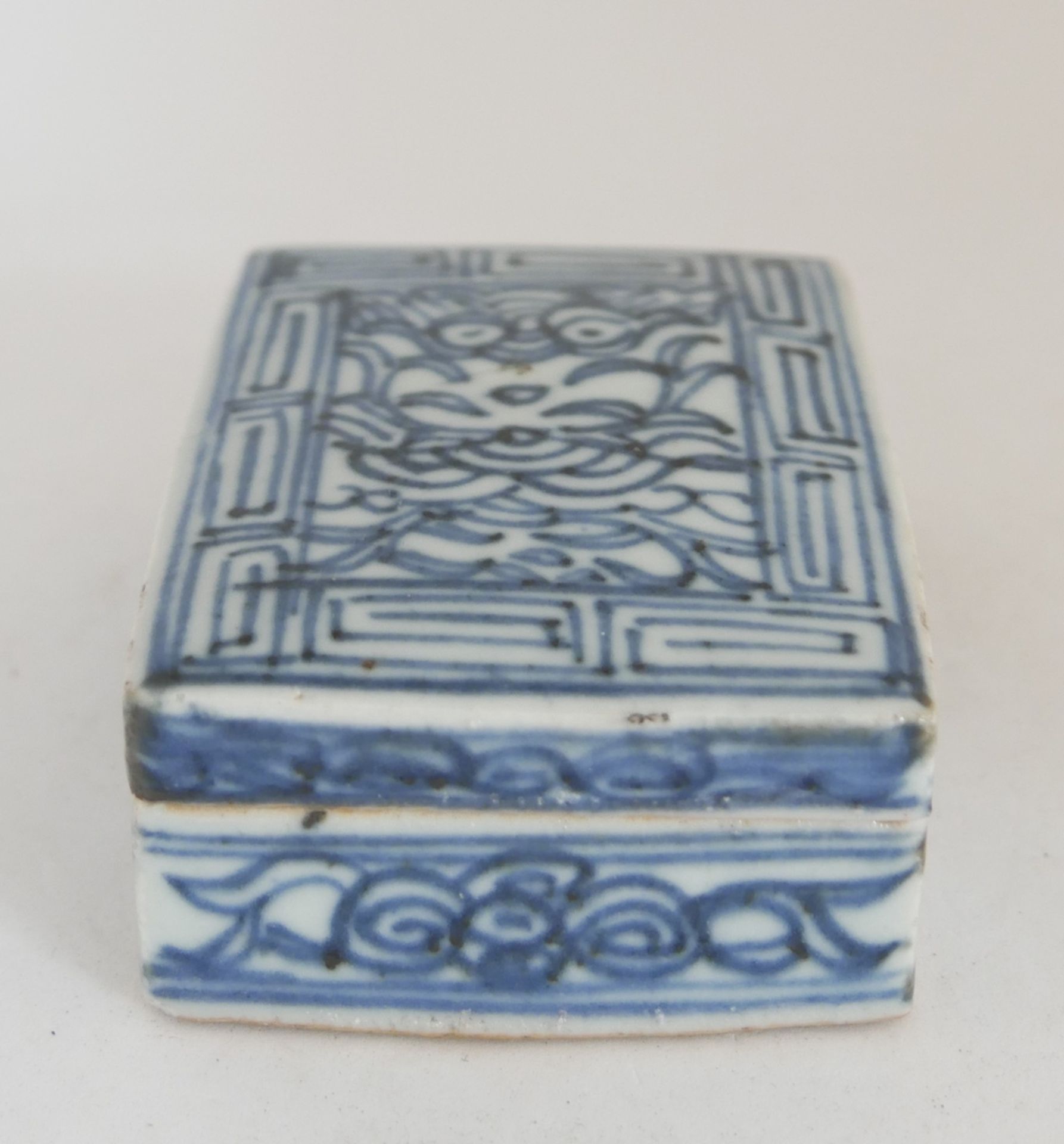 Aus Sammelauflösung! Altes chinesisches Porzellan des 19. Jahrhunderts. Tuschgefäß / - Image 2 of 4