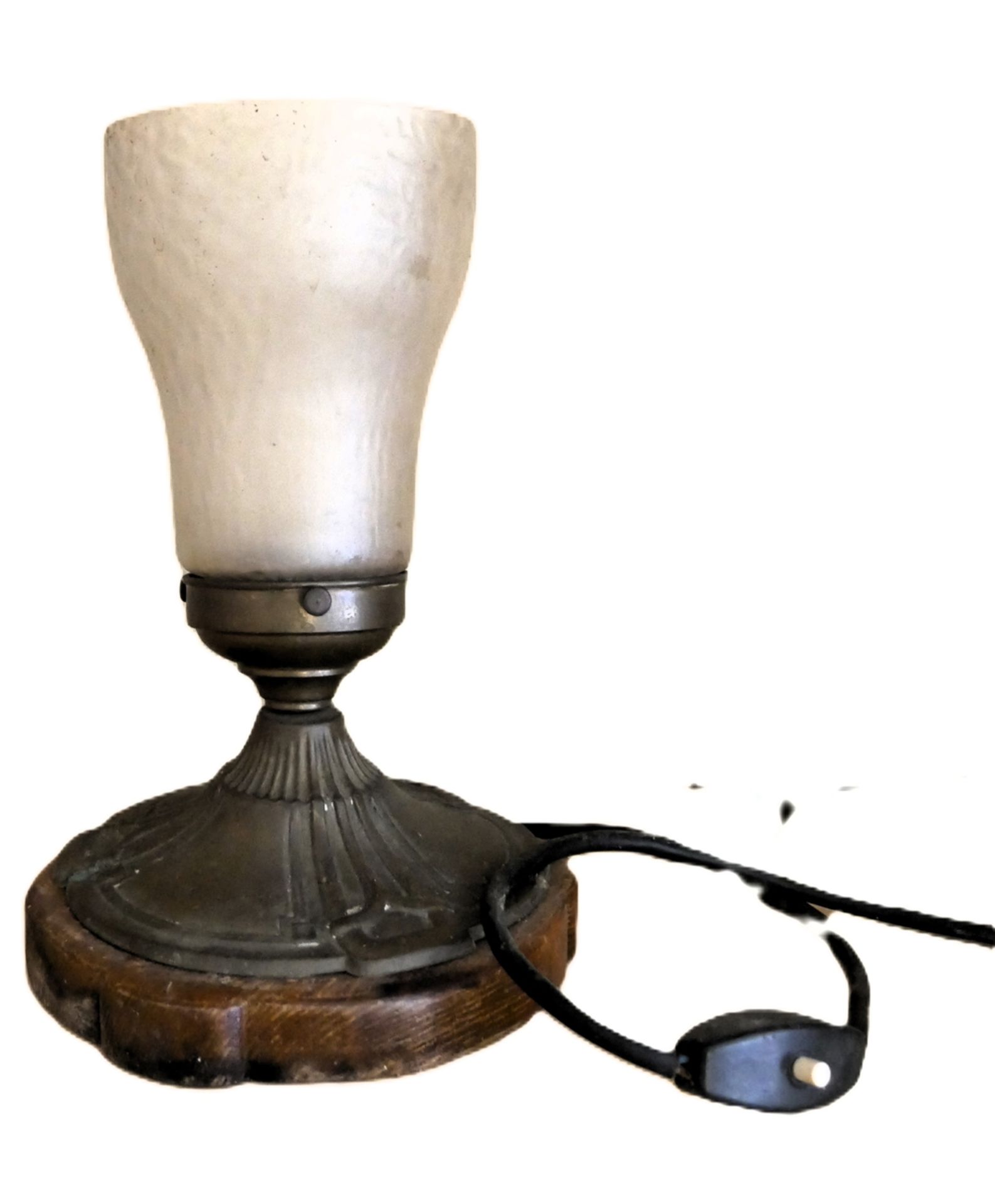 antike Tischlampe Jugendstil auf Holzsockel mit Glas Lampenschirm. Funktion nicht geprüft. Höhe