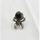 925er Silber Ring "Spinne" mit einem Onyx. Ringgröße 54