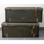 2 Militärtruhen / Koffer, wohl 1. Weltkrieg, mit deutlichen Gebrauchsspuren für den Kenner. Bitte