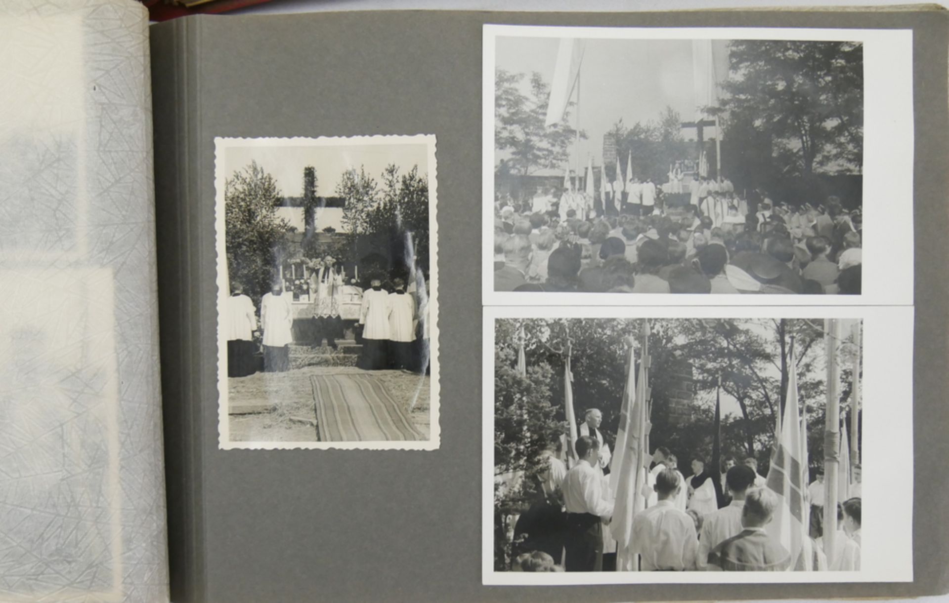 2 alte private Fotoalben, dabei meist Fotos von Priesterweihe. Bitte besichtigen! - Bild 2 aus 3