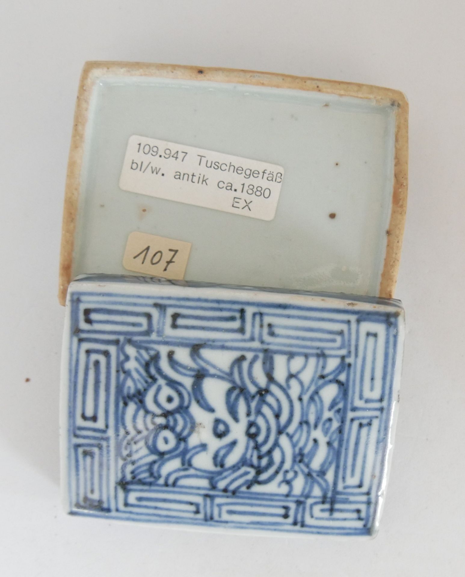 Aus Sammelauflösung! Altes chinesisches Porzellan des 19. Jahrhunderts. Tuschgefäß / - Image 4 of 4