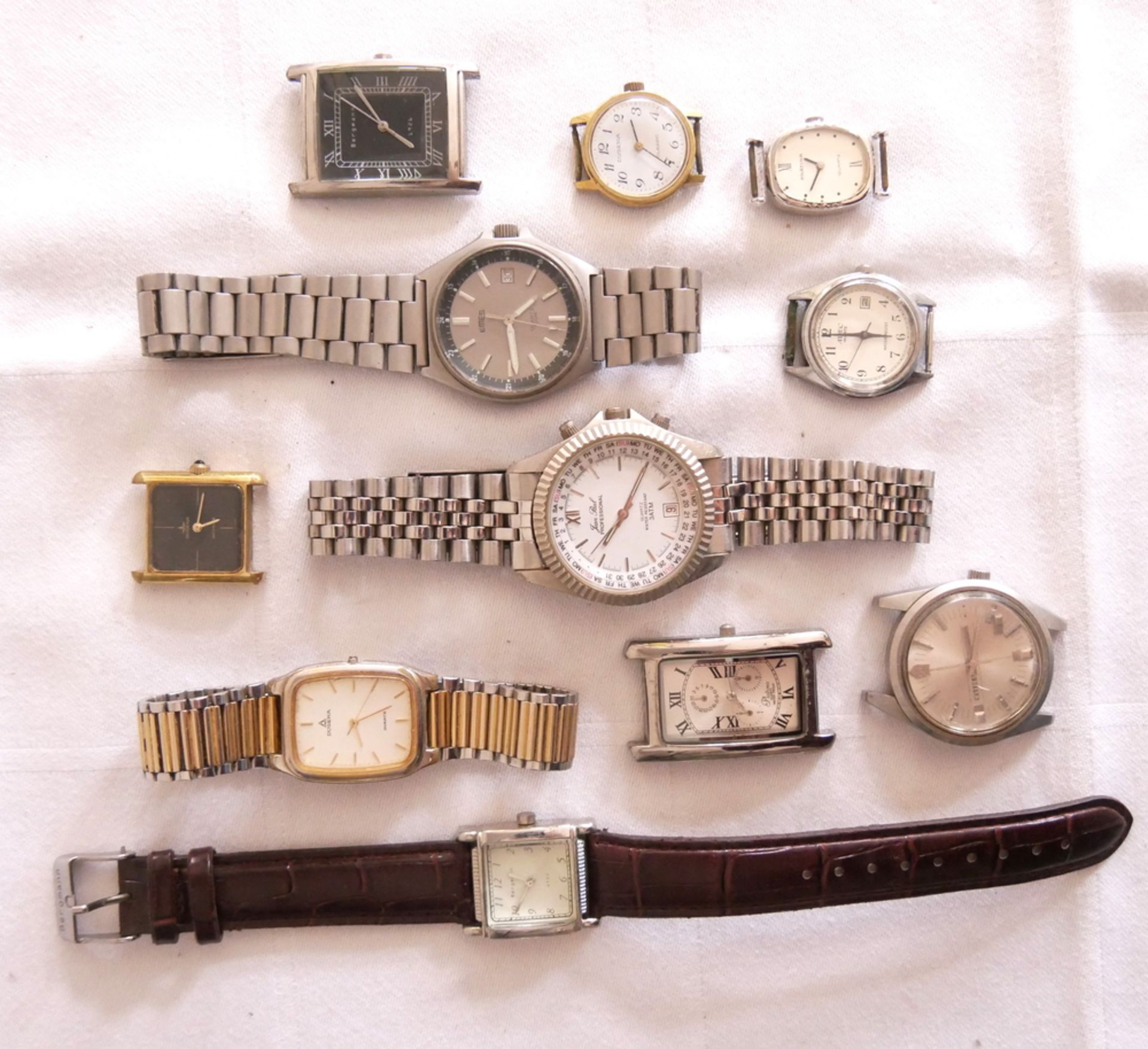 Lot Armbanduhren, teilweise ohne Band. Verschiedene Modelle, dabei Dugena, Jean Paul, Prätina,