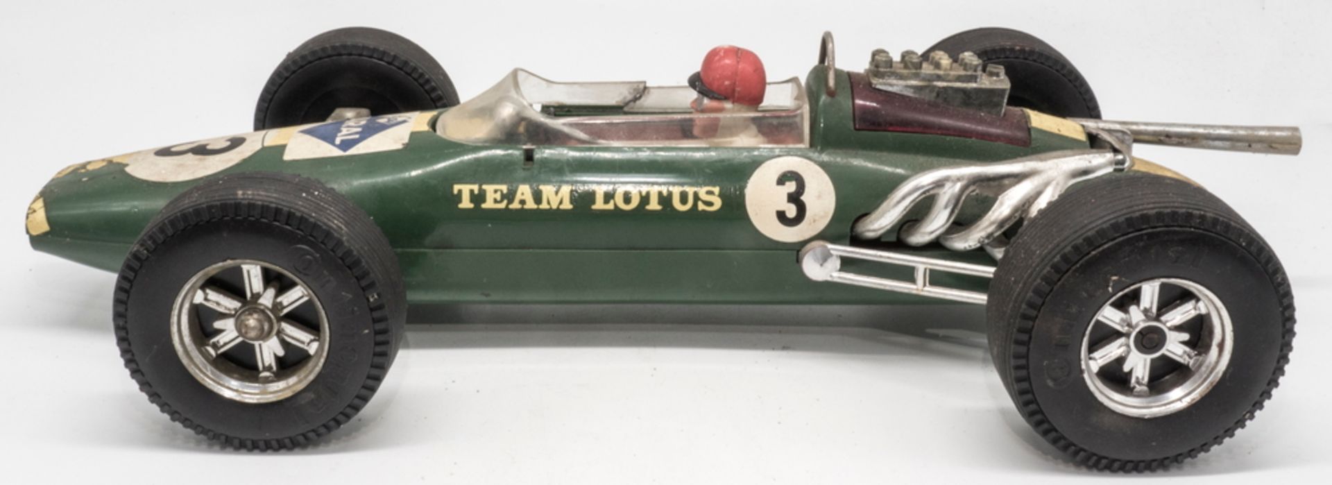 Gama Formel - Rennwagen Lotus, Maßstab: 1:16. Länge: ca. 34 cm. Friktionsantrieb. Mit Fehlteilen.