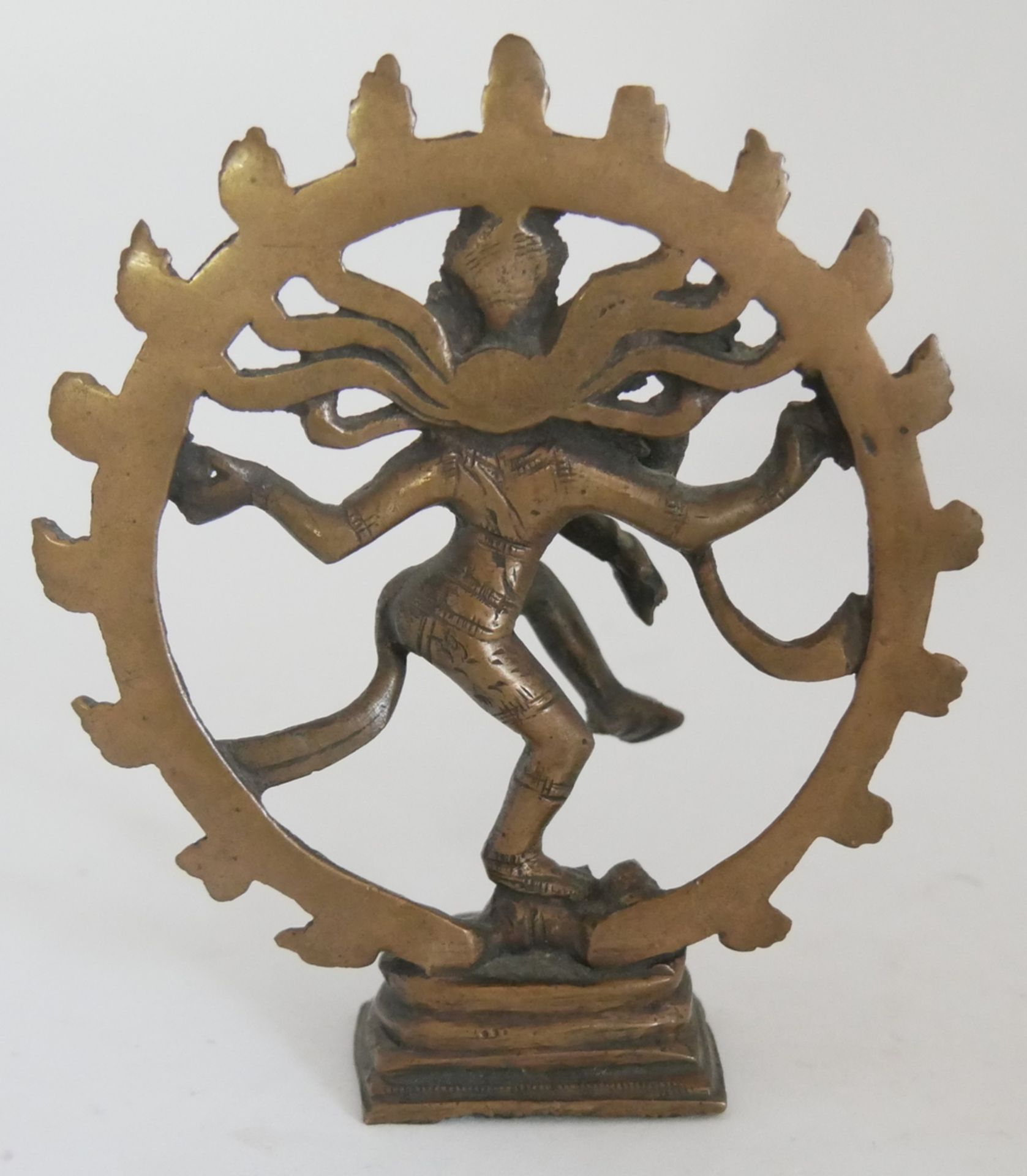 Tanzender Shiva, massive Bronze, detaillierte Ausformung. "Hindu Herr des Tanzes NATARAJ". Höhe - Bild 2 aus 2