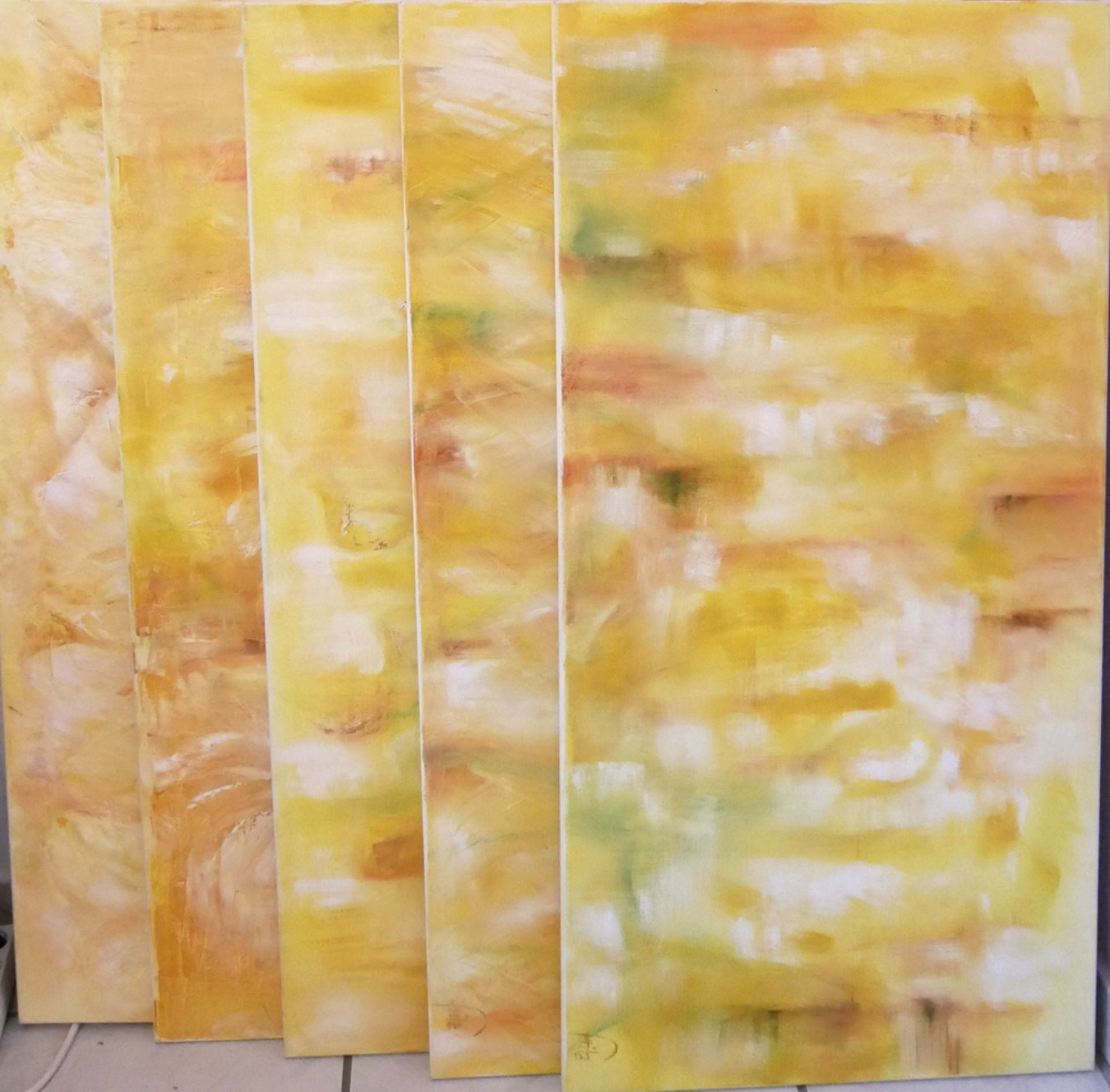 abstrakte Serie in Gelb, Beate Fritz, insgesamt 5 Stück, Signatur unten rechts, Maße: ca. 100 x 50