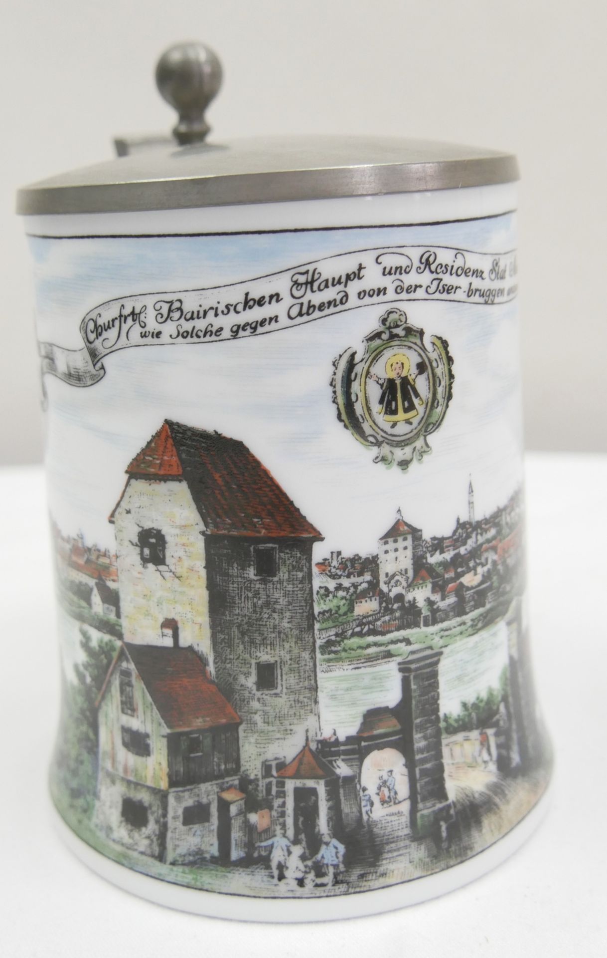 Bierkrug mit Daumendrücker, Motiv: München. Höhe mit Deckel ca. 16,5 cm