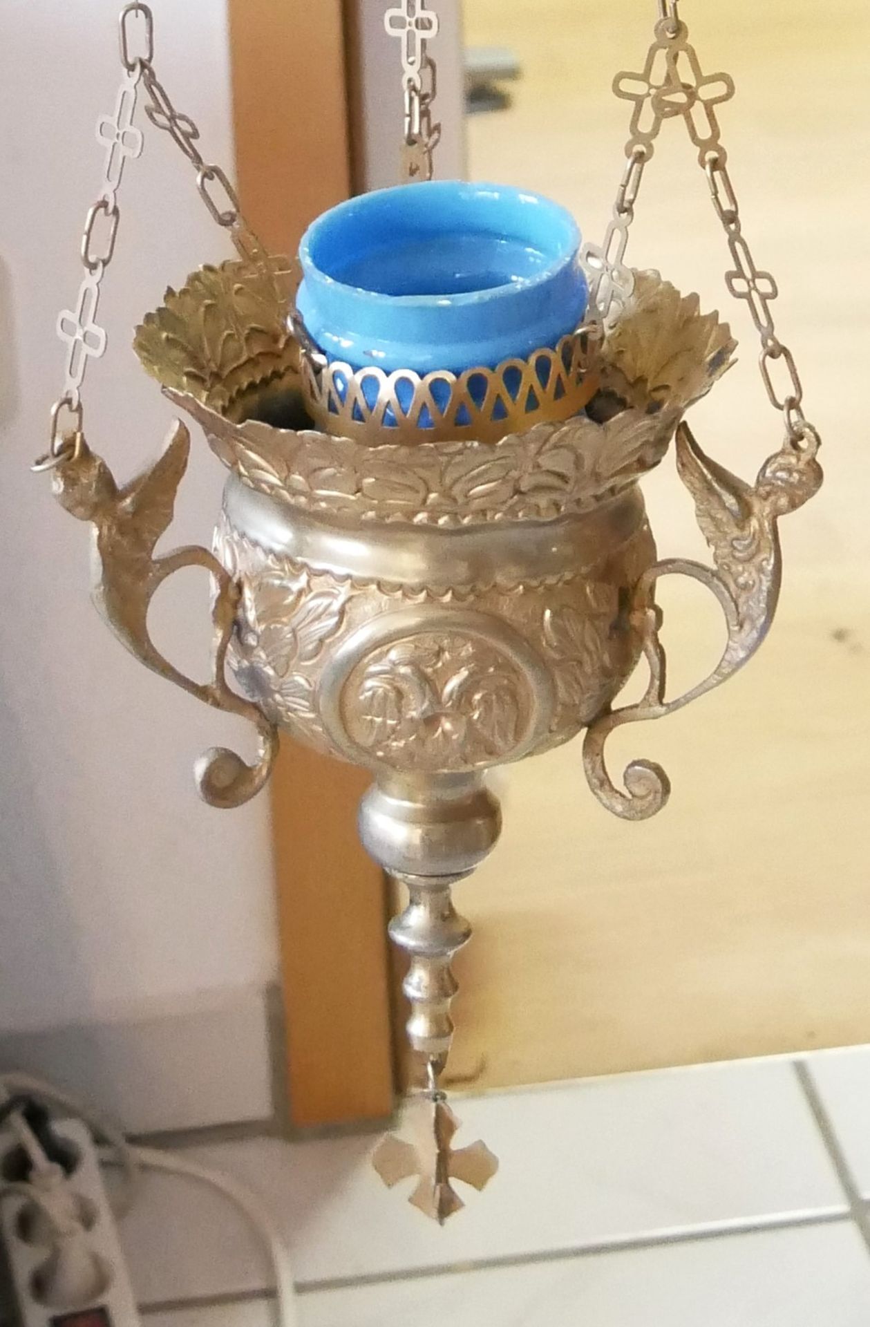 Weihrauch Ampel, Messing Gold poliert, Höhe ca. 18 cm mit blauem Glas und Kette. Verziert mit Engel, - Bild 2 aus 2