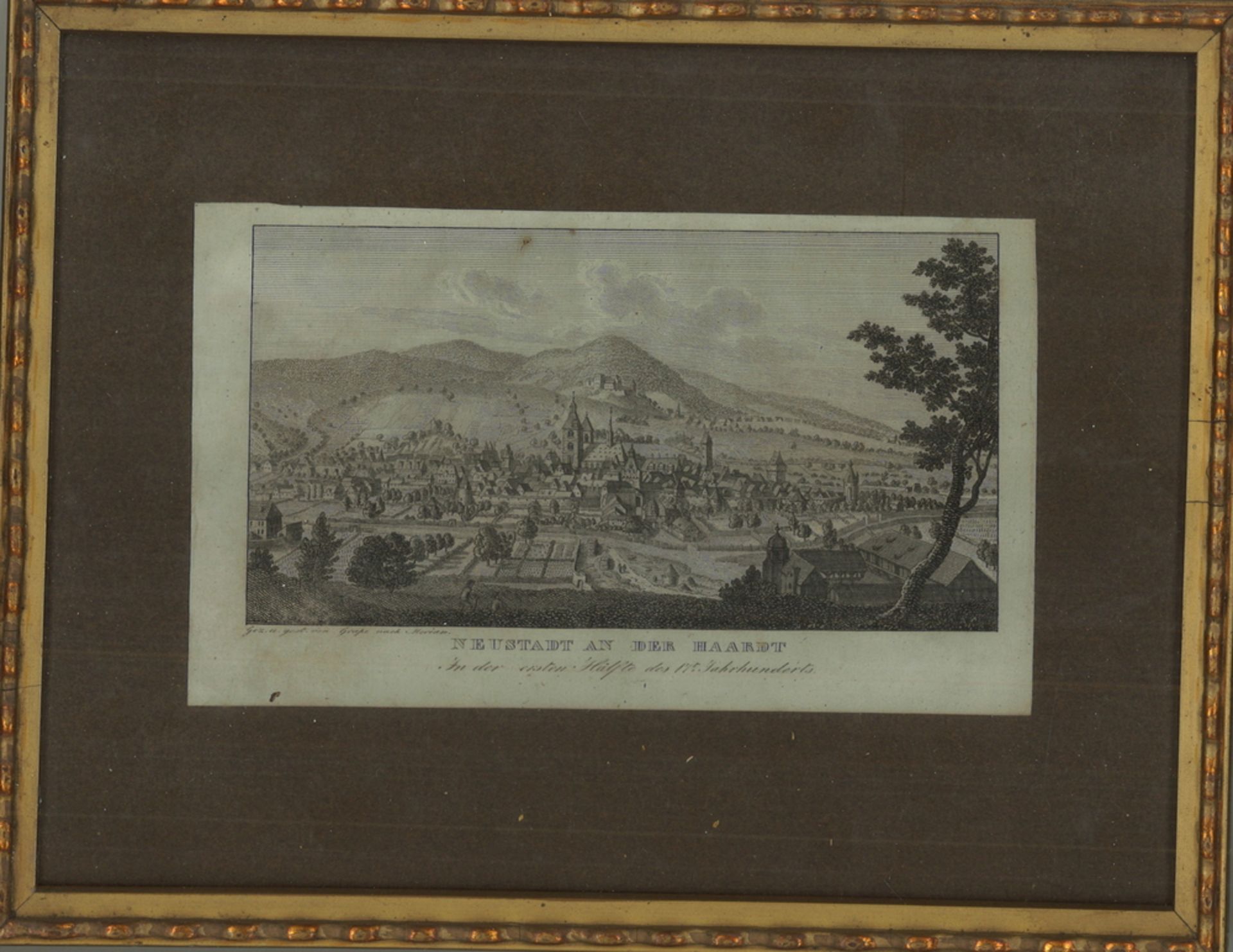 Stahlstich Merian "Neustadt an der Haardt" hinter Glas gerahmt. Gesamtmaße: Höhe ca. 20 cm, Breite