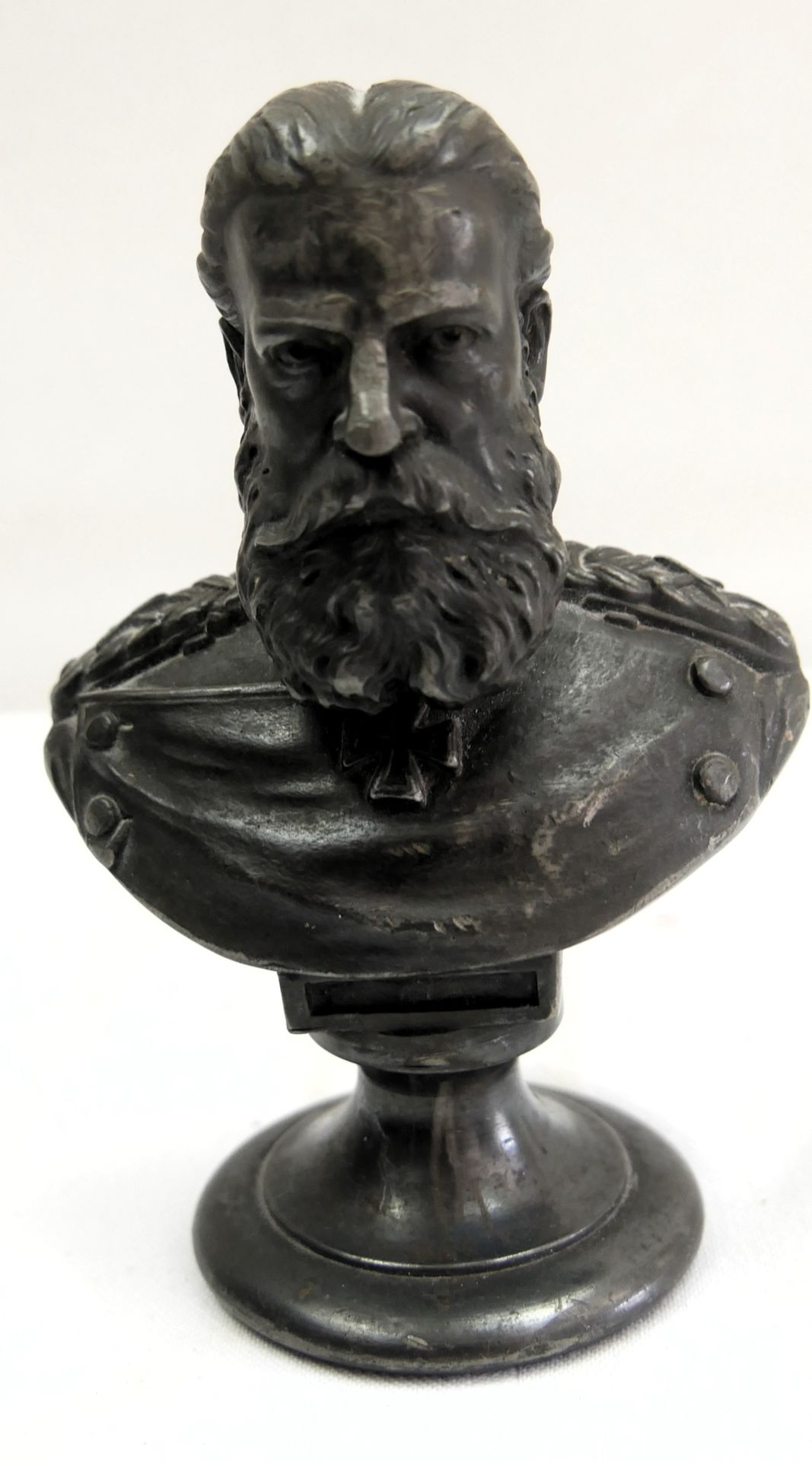 Rudolf Schweinitz (1839-1896) Büste Friedrich III in Zinn- Metallausführung. Höhe ca. 13,5 cm