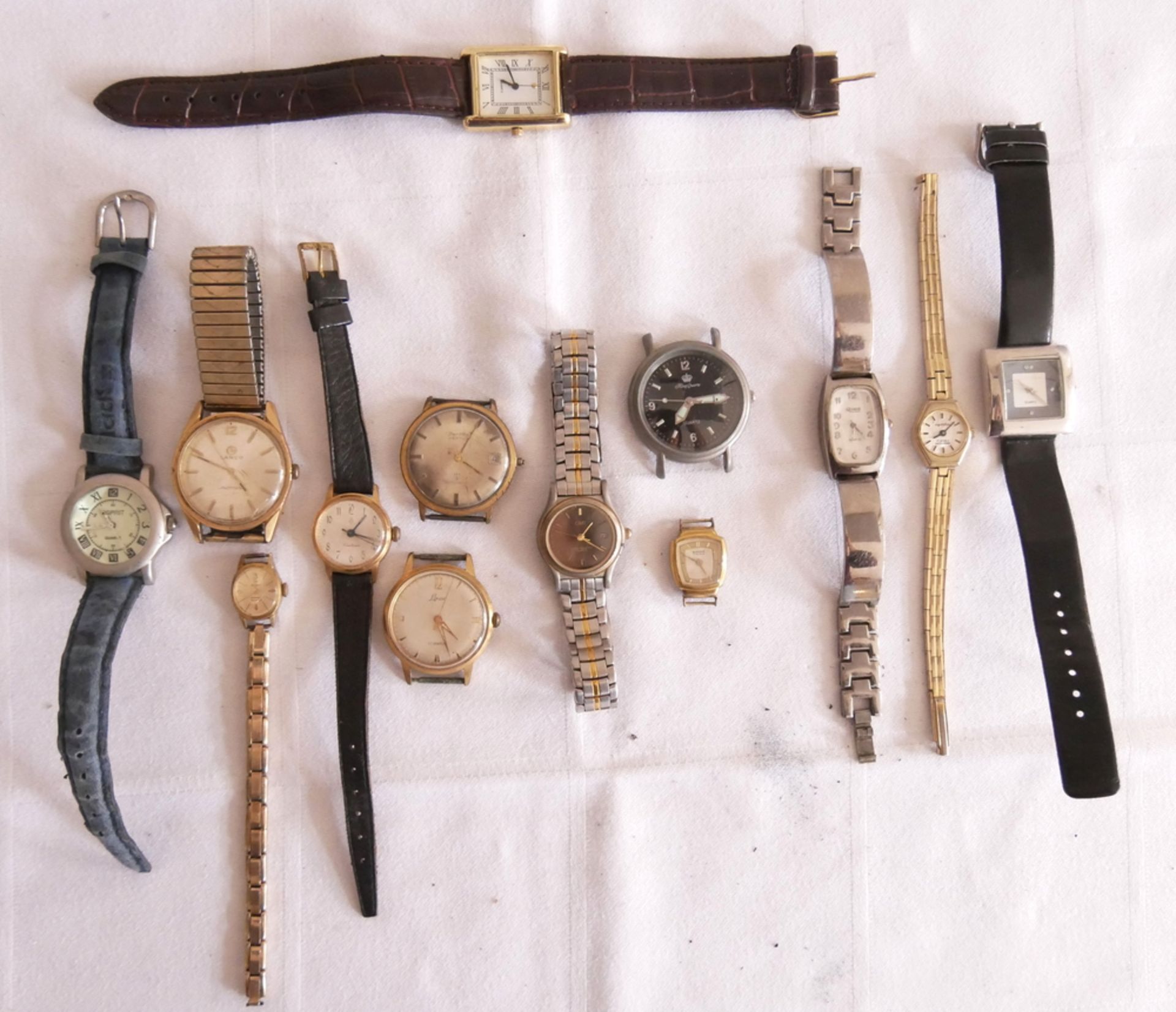 Konvolut Armbanduhren, verschiedene Modelle. Funktion nicht geprüft! Bitte besichtigen