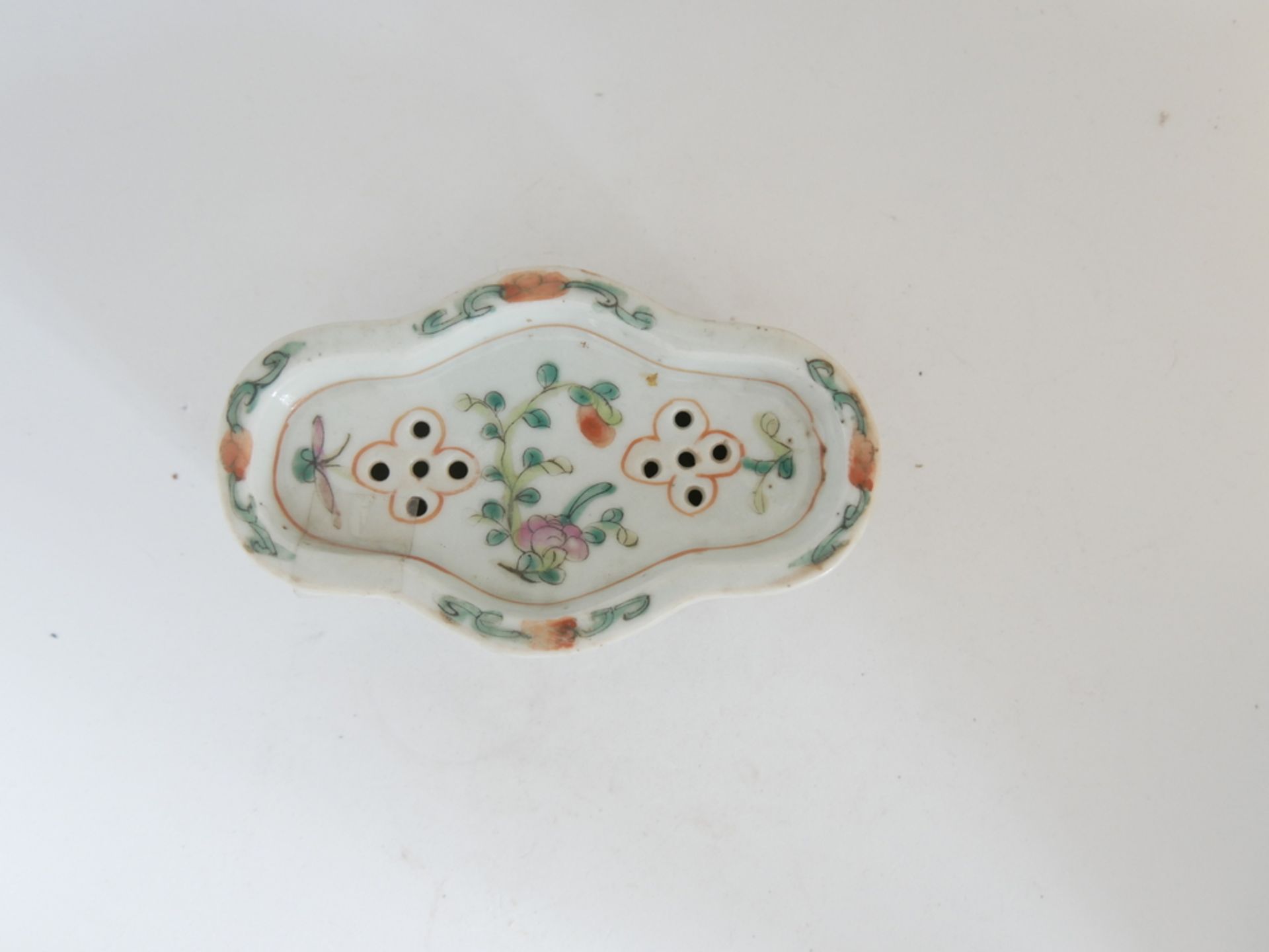 Aus Sammelauflösung! Altes chinesisches Porzellan des 19. Jahrhunderts. Räuchergefäß nach Familie - Bild 4 aus 4