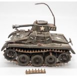 Gama Tank T65, mit Hecklenkung. Maschinengewehre fehlen. Werkzeug vorhanden. Eine Kette