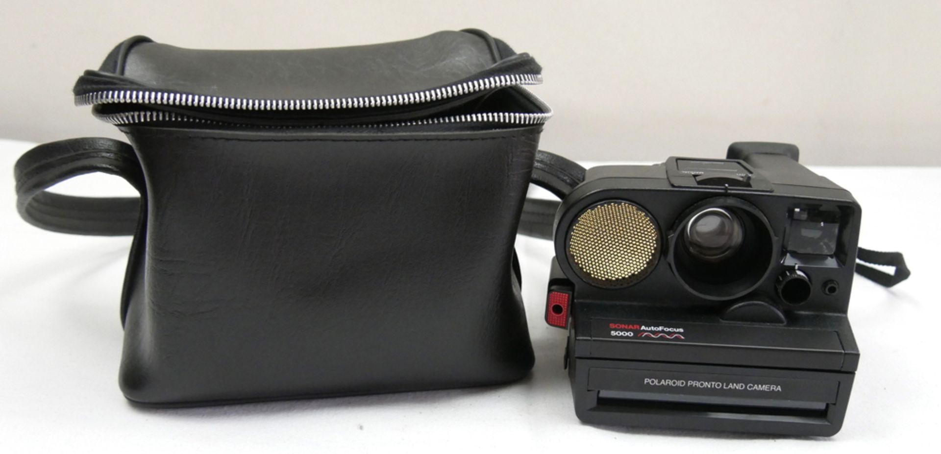 Polaroid Prontoland Camera, Sonar Auto Focus 5000. In Tasche. Funktion nicht geprüft.