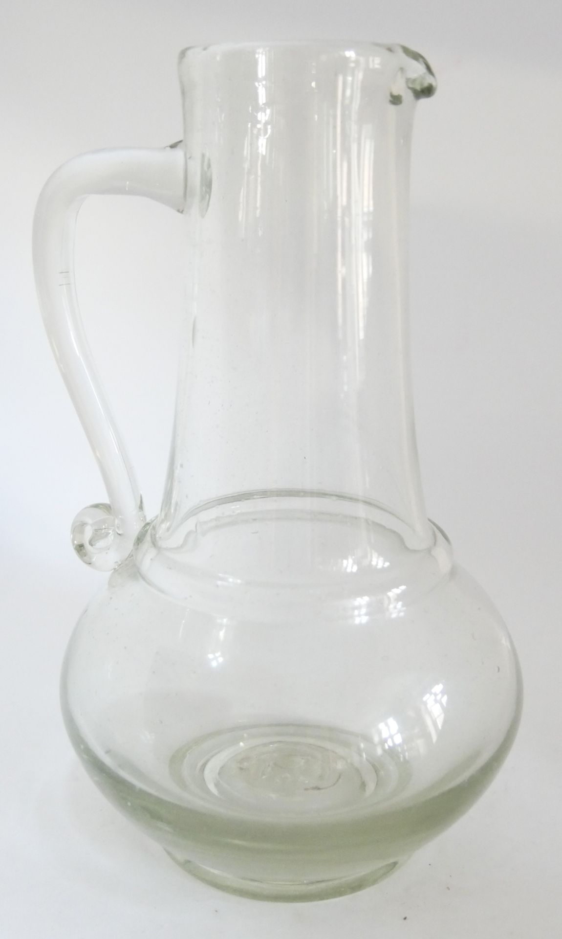 Saft- Glaskrug Waldglas, mundgeblasen um 1880. Am Stand abriß. Sehr guter Zustand. Höhe ca. 25 cm