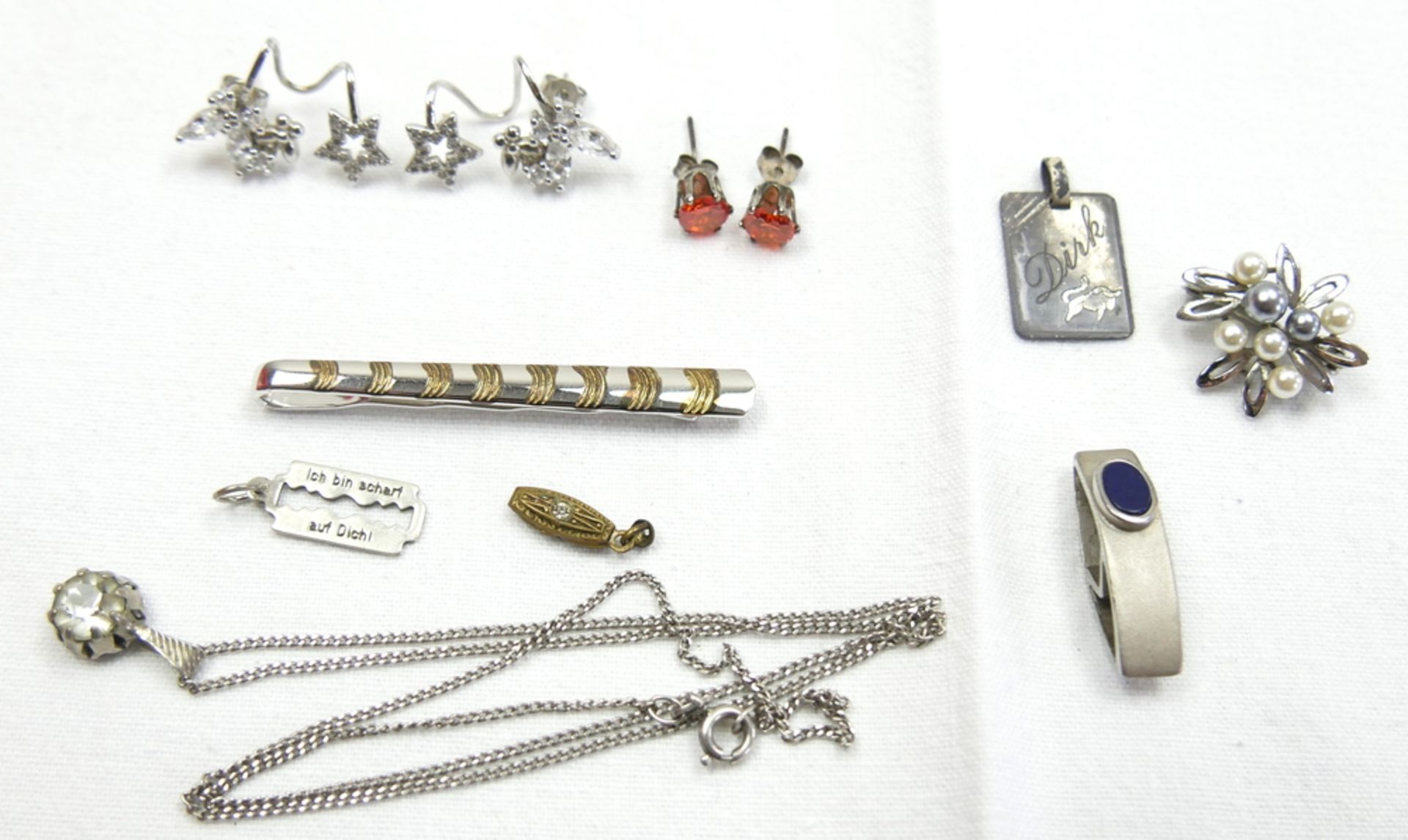 Lot Silberschmuck, dabei Ohrringe, Anhänger, etc. Bitte besichtigen