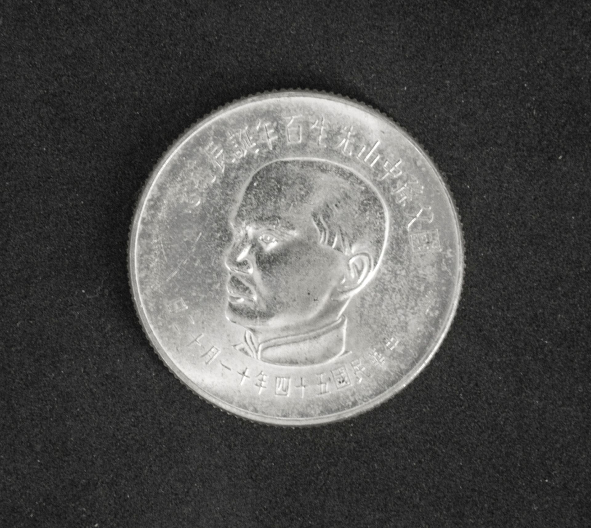 Taiwan 1965, 50 Dollar - Silbermünze. Erhaltung: ss.