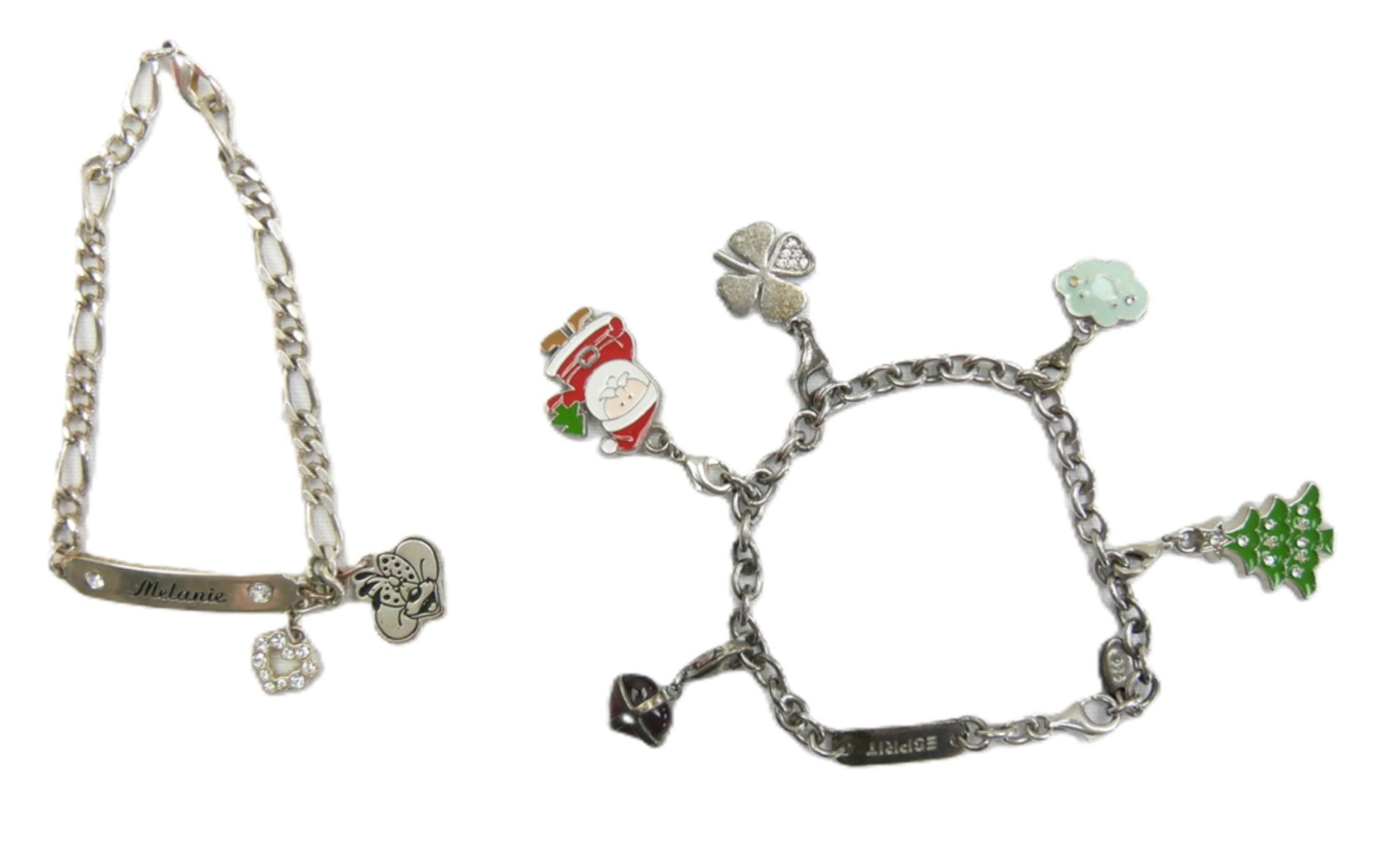 Esprit Silberarmband mit verschiedenen Charms sowie 1 Modearmband mit Charms. Bitte besichtigen