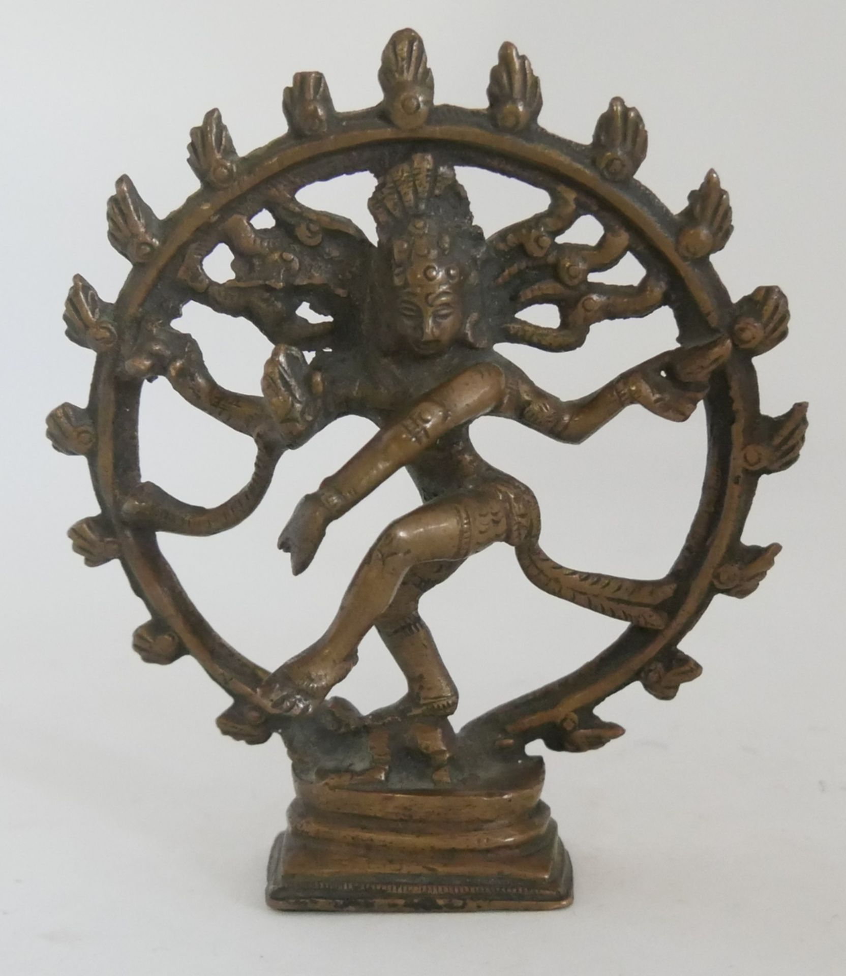Tanzender Shiva, massive Bronze, detaillierte Ausformung. "Hindu Herr des Tanzes NATARAJ". Höhe