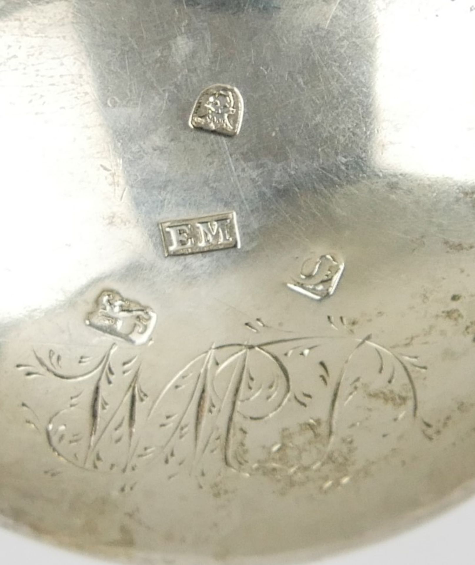 2 Silbergefäße, 1x mit Löffel, Silberpunze Löwe, England. Höhe ca. 3,4 cm, Durchmesser ca. 5,5 cm - Bild 3 aus 3