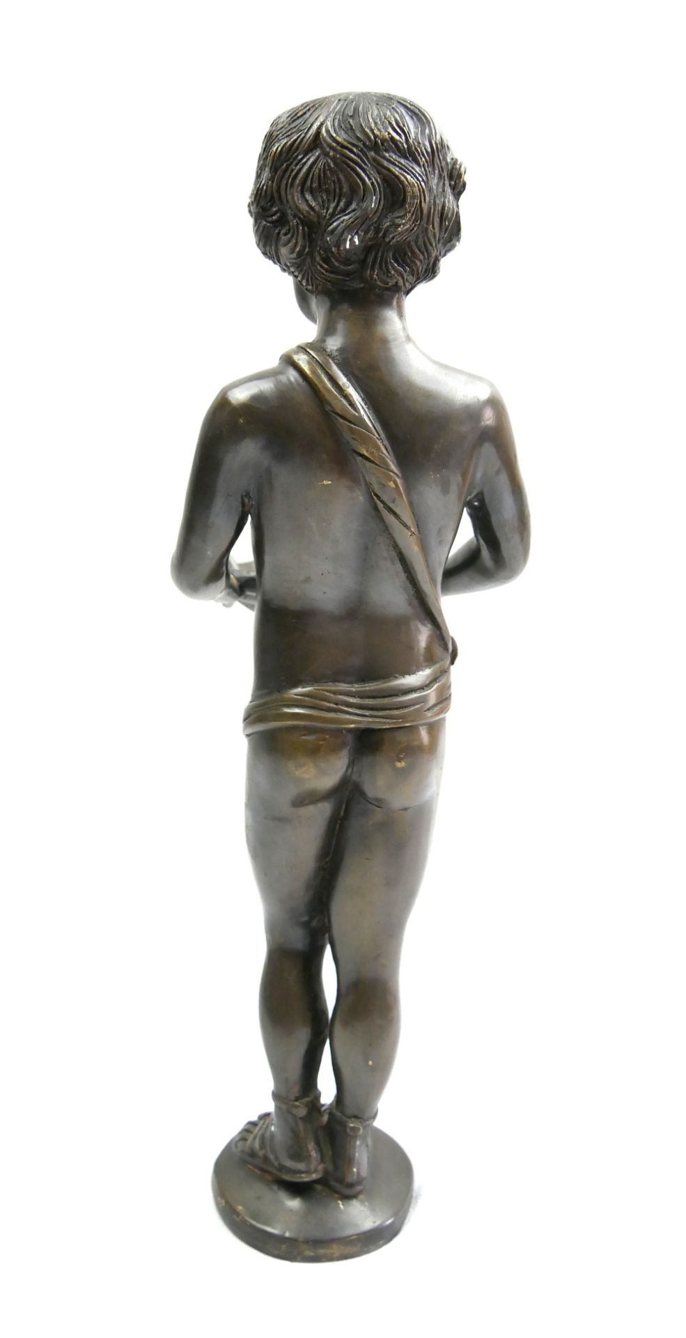 Bronze Figur, dunkel patiniert "Junge mit Muschelschale" unsigniert. Teilweise mit minimalen - Bild 2 aus 3