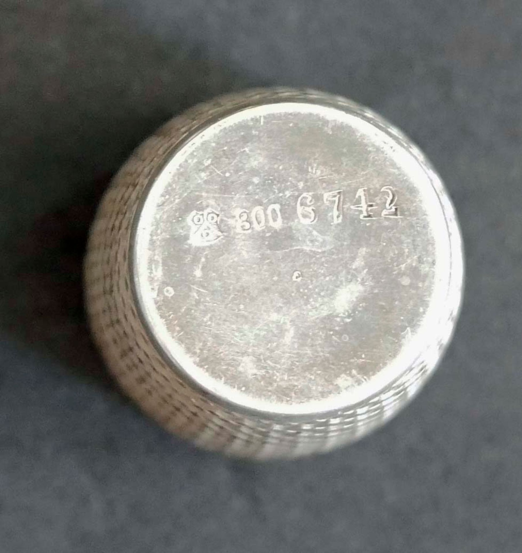 4 kleine Becher / Schnapsbecher, 800er Silber. Höhe je ca. 4,5 cm - Bild 2 aus 2