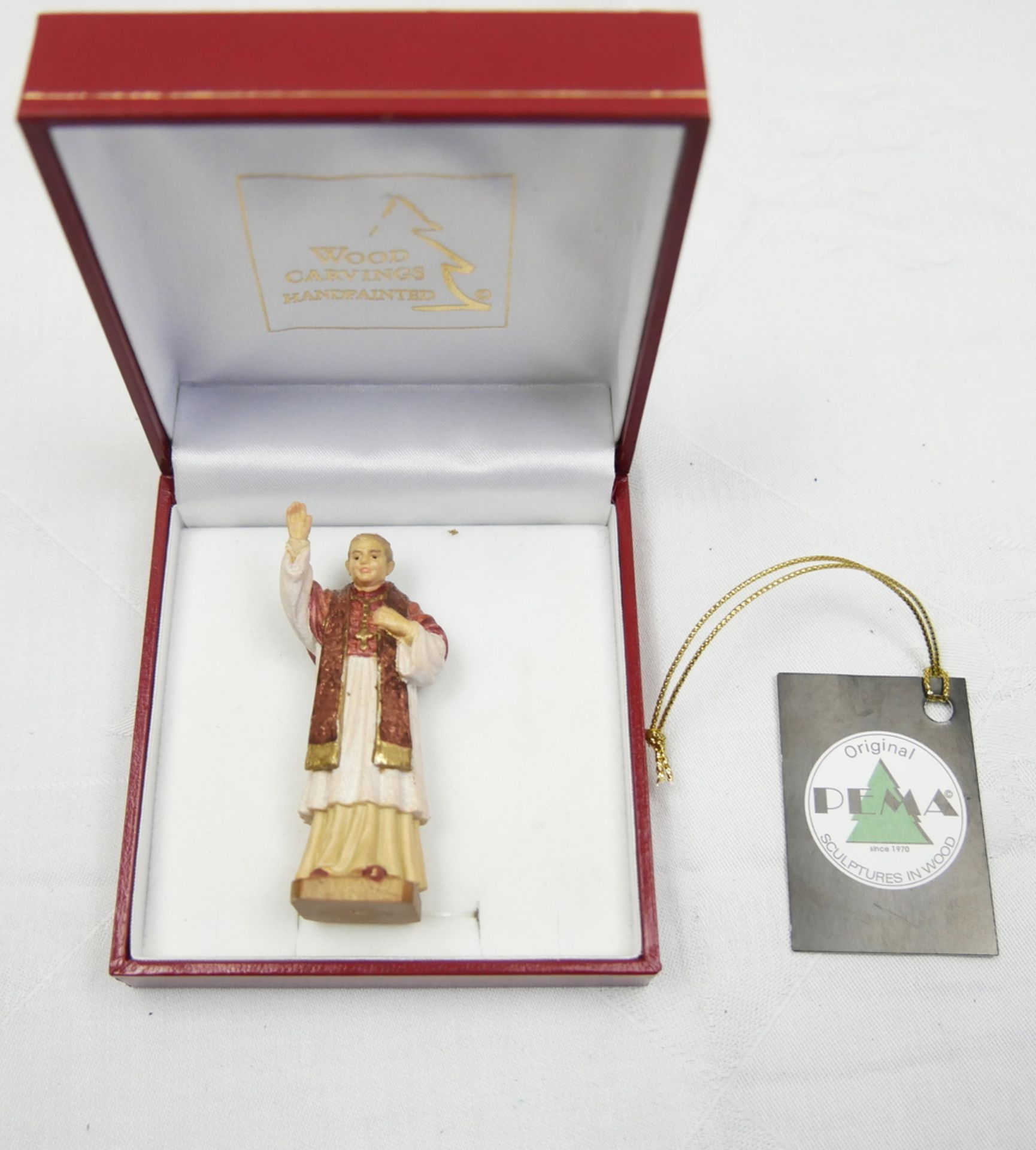 Original PEMA Holzfigur "Papst Benedikt" im Etui. Handbemalt. Höhe ca. 6,5 cm