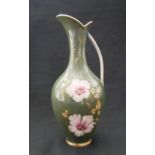 Vase mit floralem Design von Royal Porzellan Bavaria KM Germany, Handarbeit, 22 Karat Gold, 3053. Am