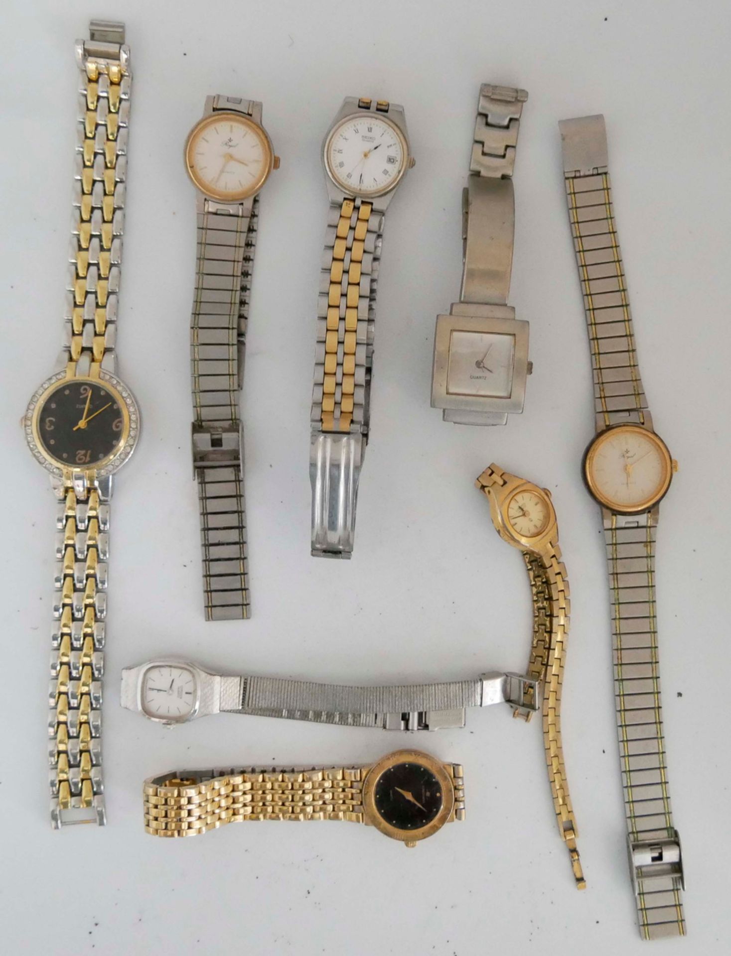 Konvolut Damen Armbanduhren, für den Uhrmacher. Bitte besichtigen