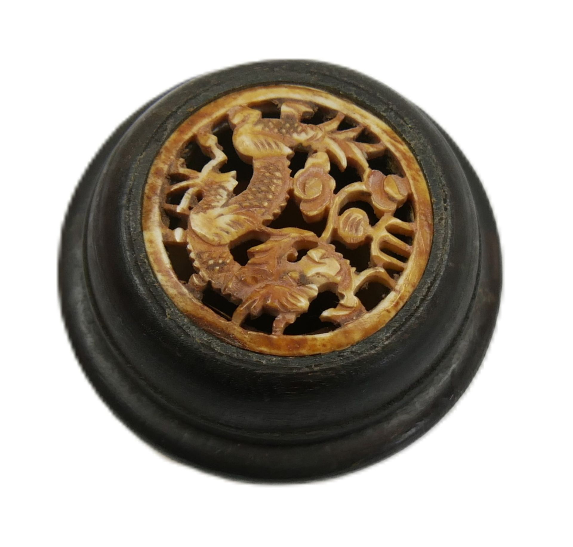 antike chinesische Grillen- und Zikaden Käfigdose aus geschnitztem Rinderknochen, wohl Anfang des - Image 2 of 5