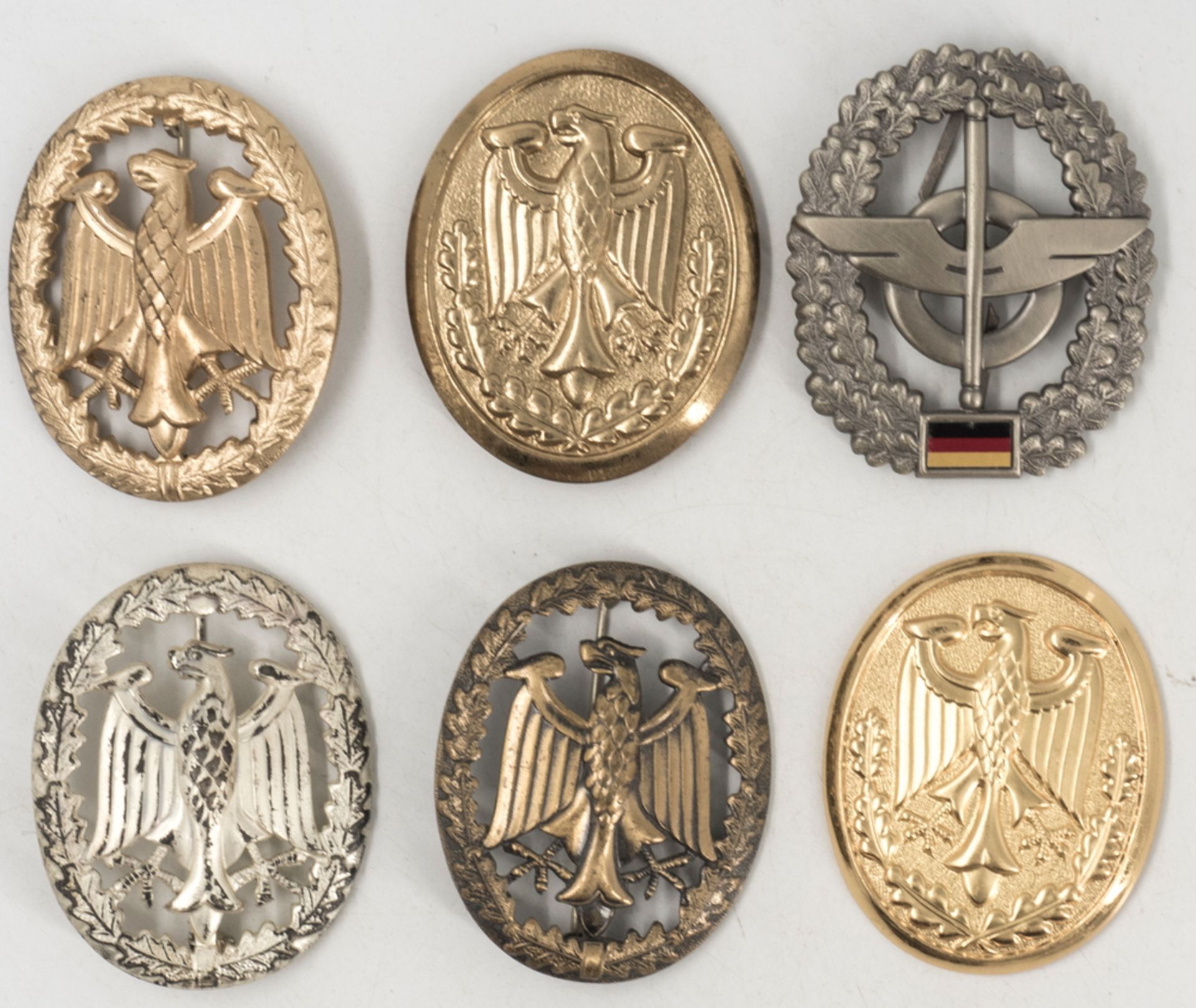 Bundeswehr, Lot Abzeichen, dabei auch Abzeichen für Schützenschnur.