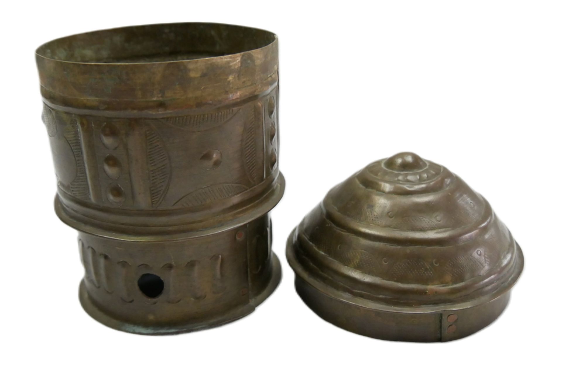 Deckelbehälter "Forowa". Forowa genannte Behälter der Asante aus Messingblech dienten zur - Bild 2 aus 2