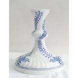 Teichert (Meissen) Zwiebelmuster Dekor, vermutlich Fuss von Etagere. Höhe ca. 17 cm. Chips