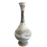 Mundgeblasene feine Glasvase, Höhe ca. 18,5 cm