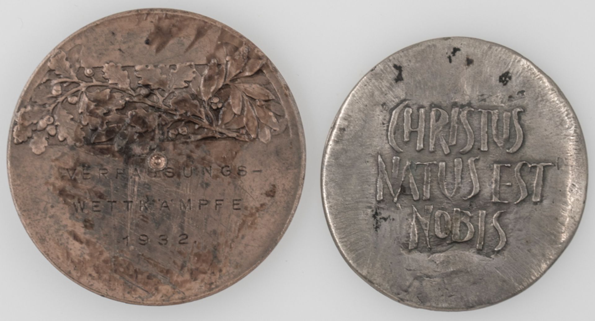 Zwei Medaillen: 1 x Goethe, Durchmesser: ca. 51 mm und 1 x "Christus Natus est Nobis", - Bild 2 aus 2