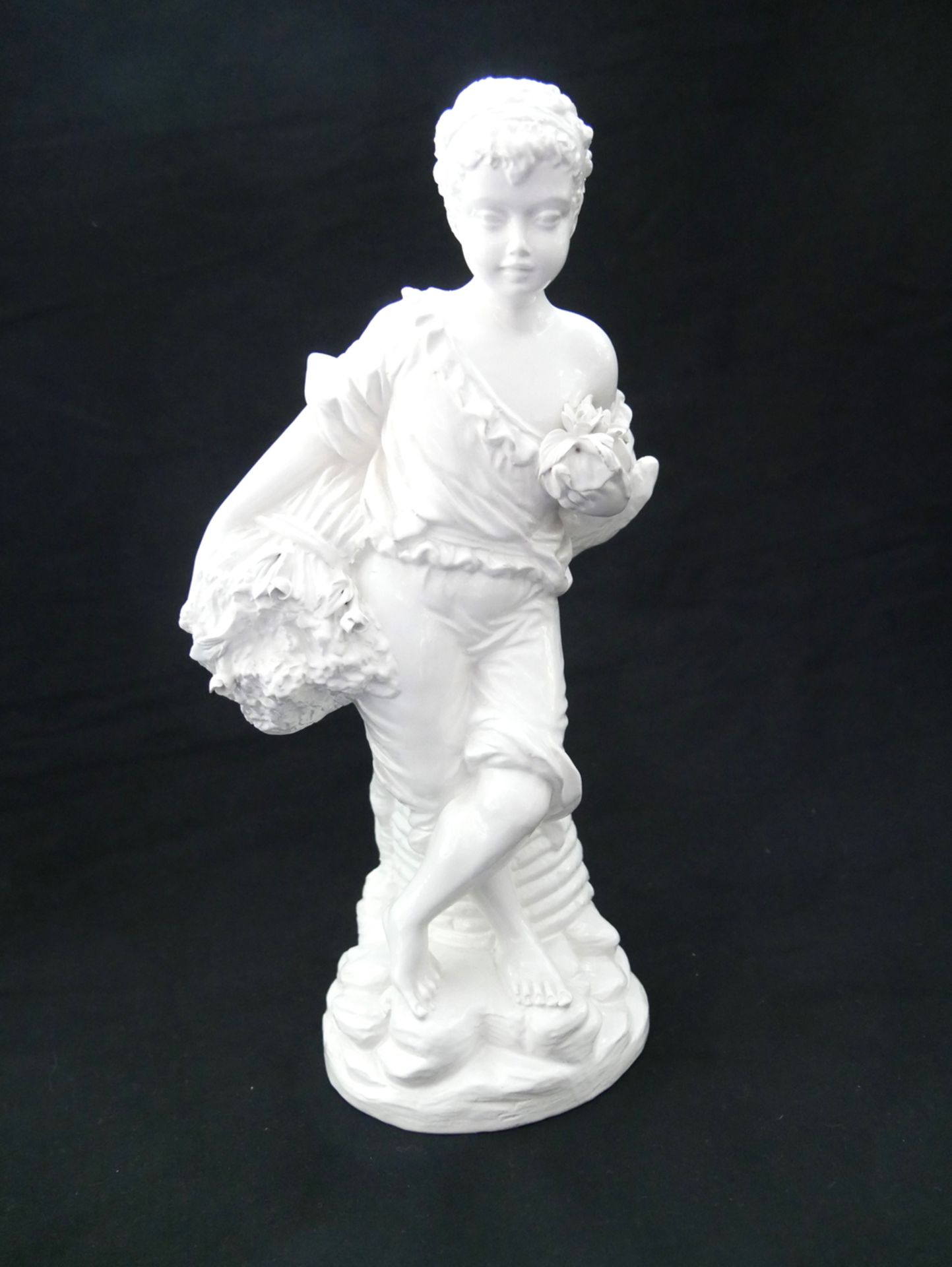 Keramikfigur "Jüngling", undeutliche Unterglasurmarke. Höhe ca. 32 cm