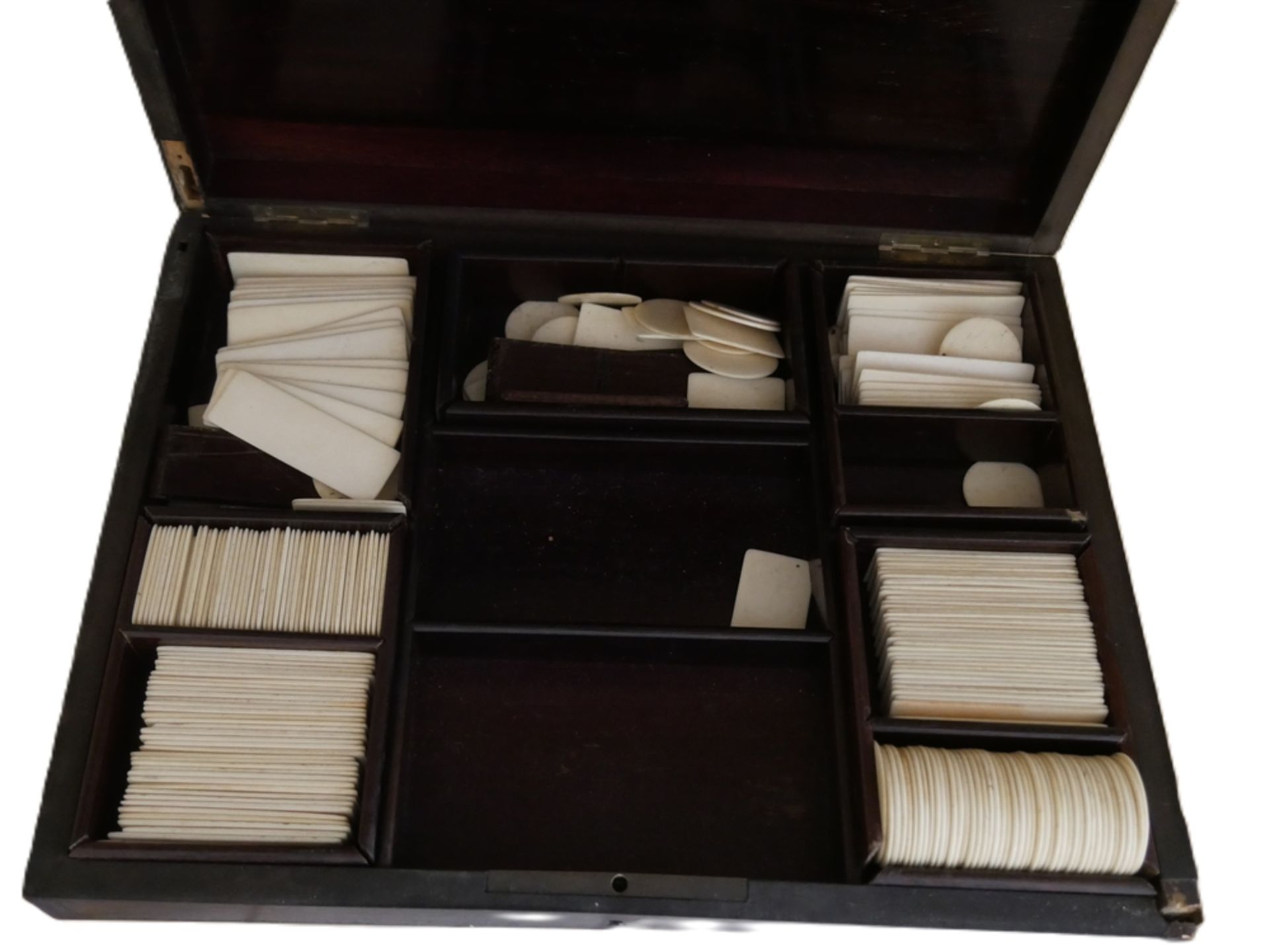 Token - Box Loupe de Thuja Napoleon III. Antikes Spiel, 19. Jahrhundert. Box weißt beschädigungen - Image 2 of 3