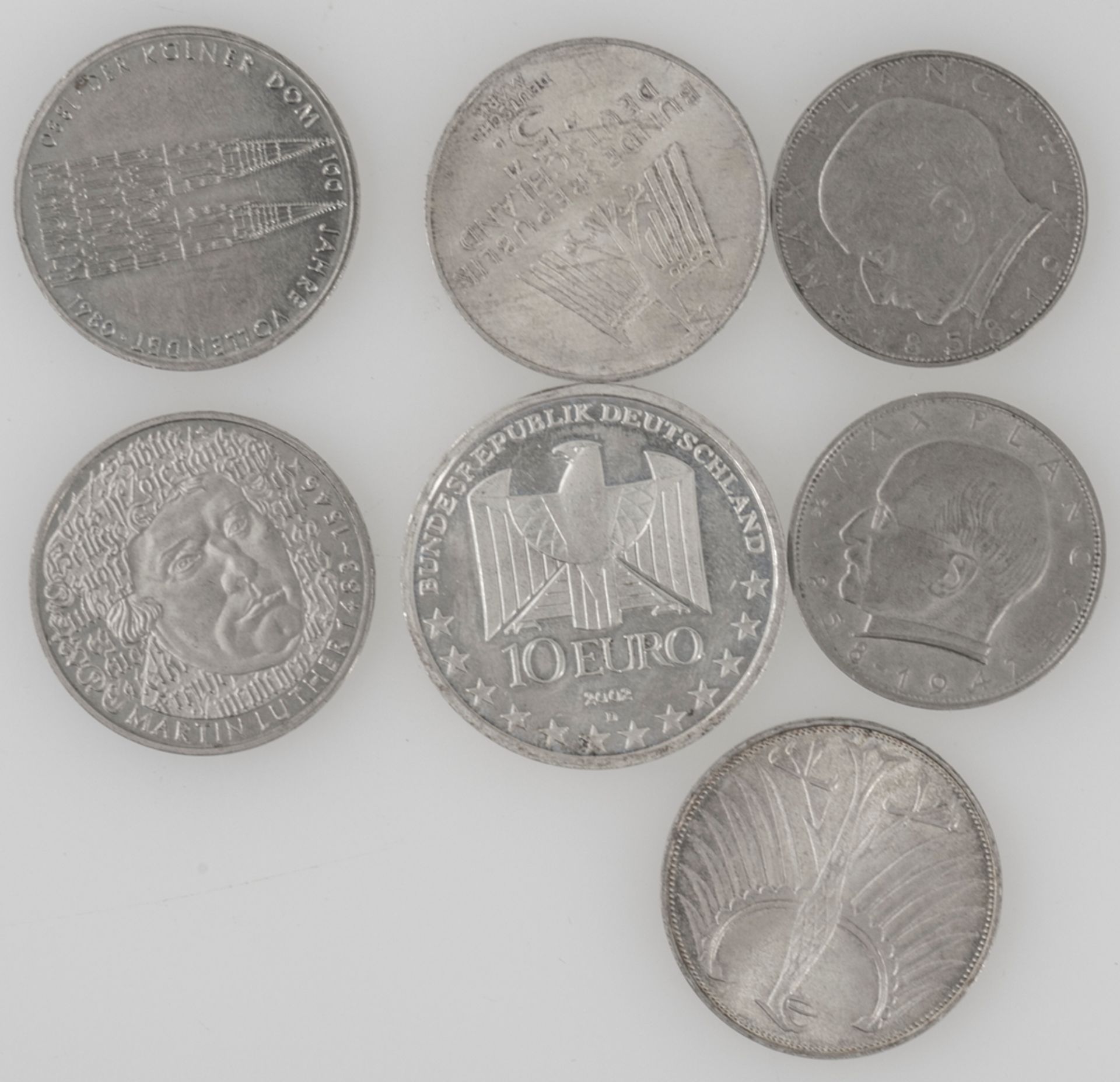 Deutschland 1947/2002, Lot Münzen. Dabei 10 Euro, 5 DM und 2 DM. Erhaltung: ss. - Bild 2 aus 2