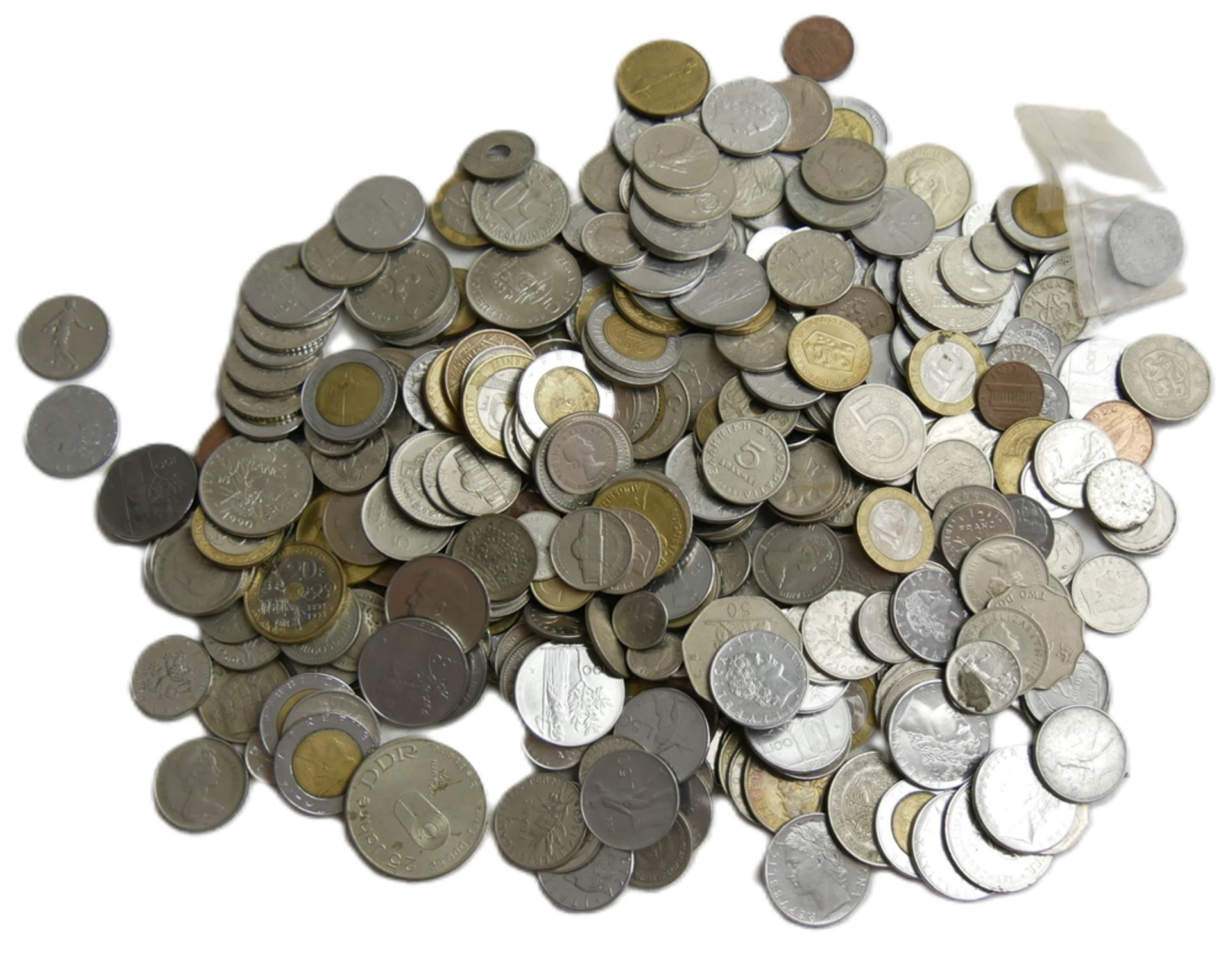 Lot Münzen alle Welt, insgesamt ca. 1,85 kg. Bitte besichtigen!
