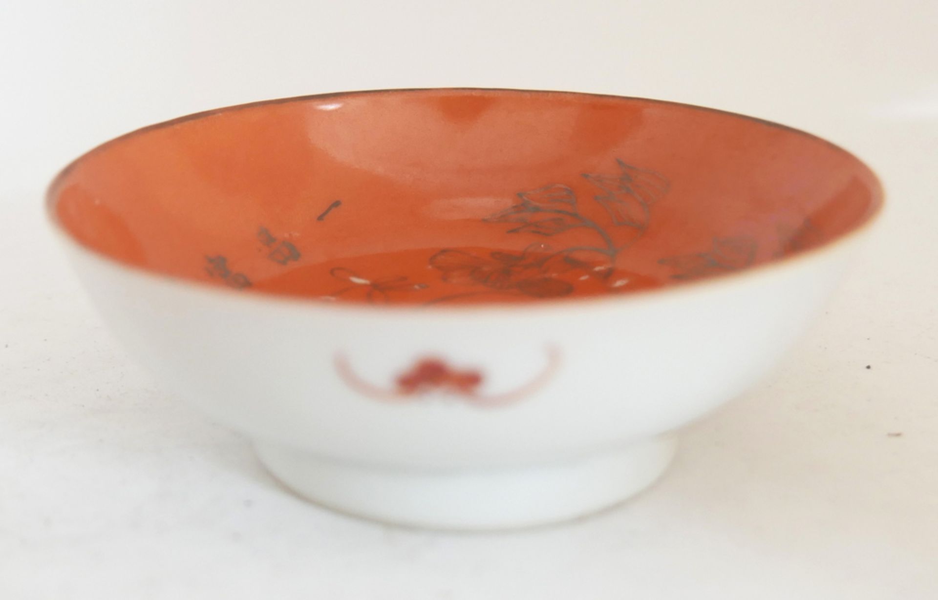 Aus Sammelauflösung! Altes chinesisches Porzellan des 19. Jahrhunderts. Eisenrotes bzw. rot - weißes