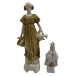 2 antike Bisquitt Porzellanfiguren, 1 Dame, Höhe ca. 24,5 cm, mit Farbabrieb, am Stand hinten