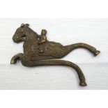 Betelnuss-Schneider Indien, 19. Jahrhundert. Bronze, in Form eines galoppierenden Pferdes mit